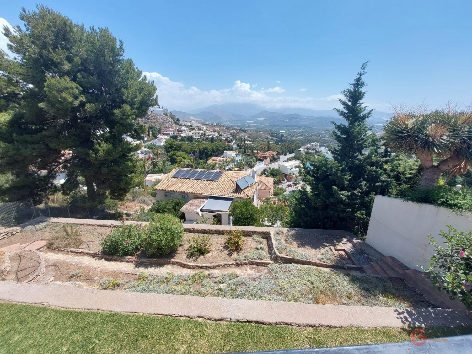 For sale of chalet in Salobreña