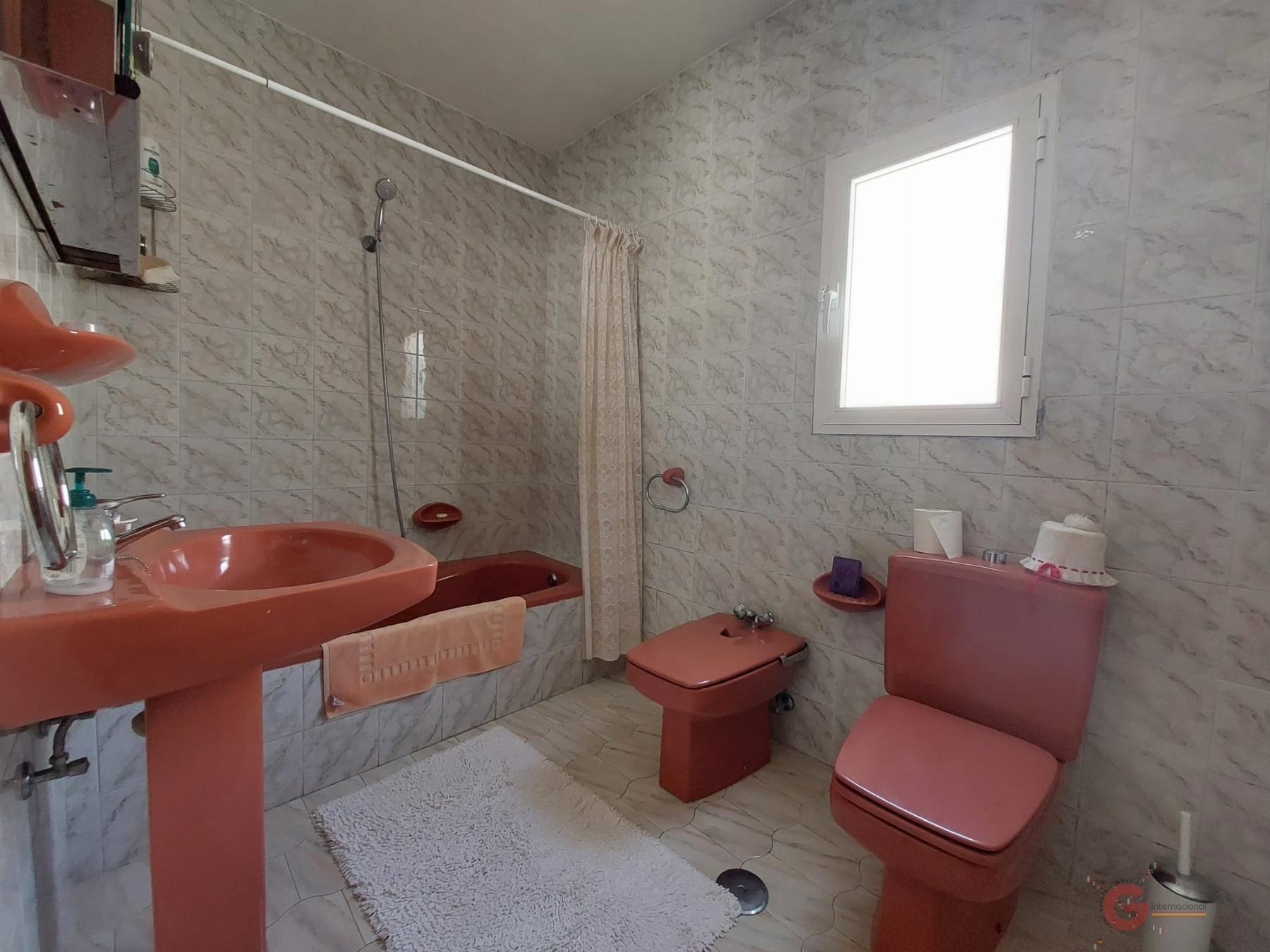 For sale of chalet in Salobreña