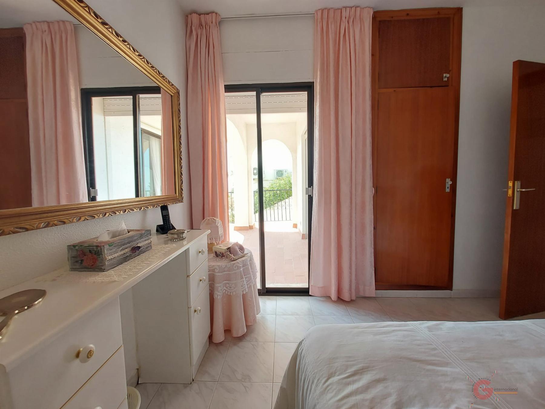 For sale of chalet in Salobreña