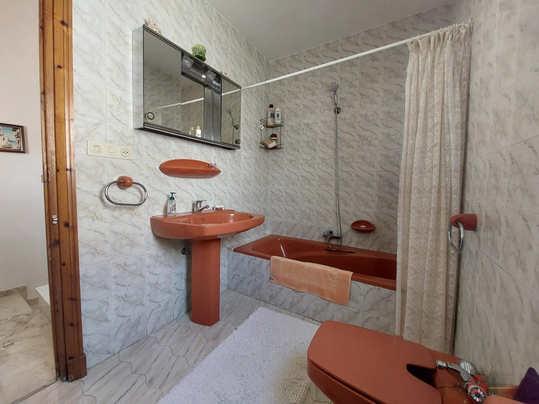 For sale of chalet in Salobreña
