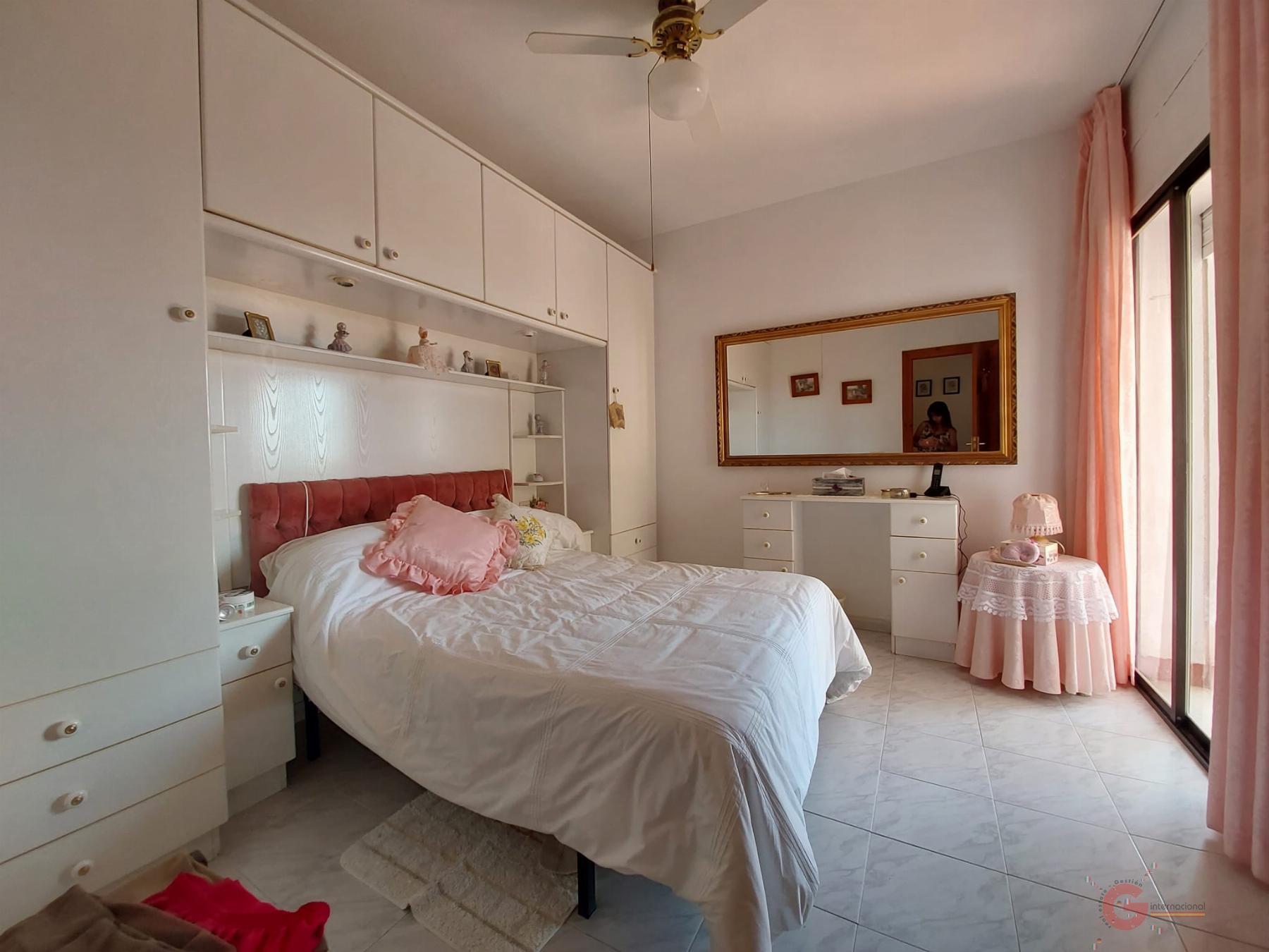 For sale of chalet in Salobreña
