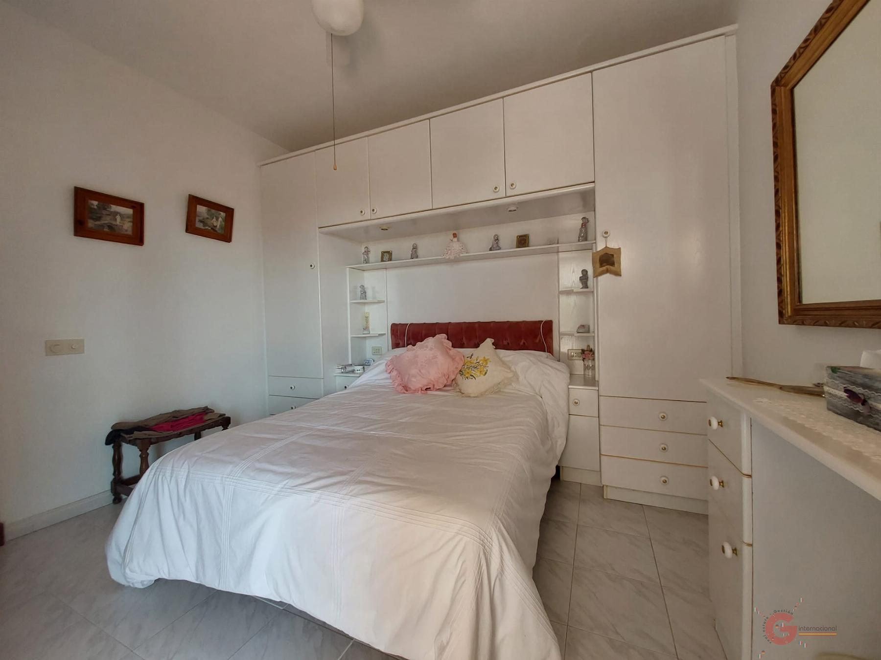 For sale of chalet in Salobreña