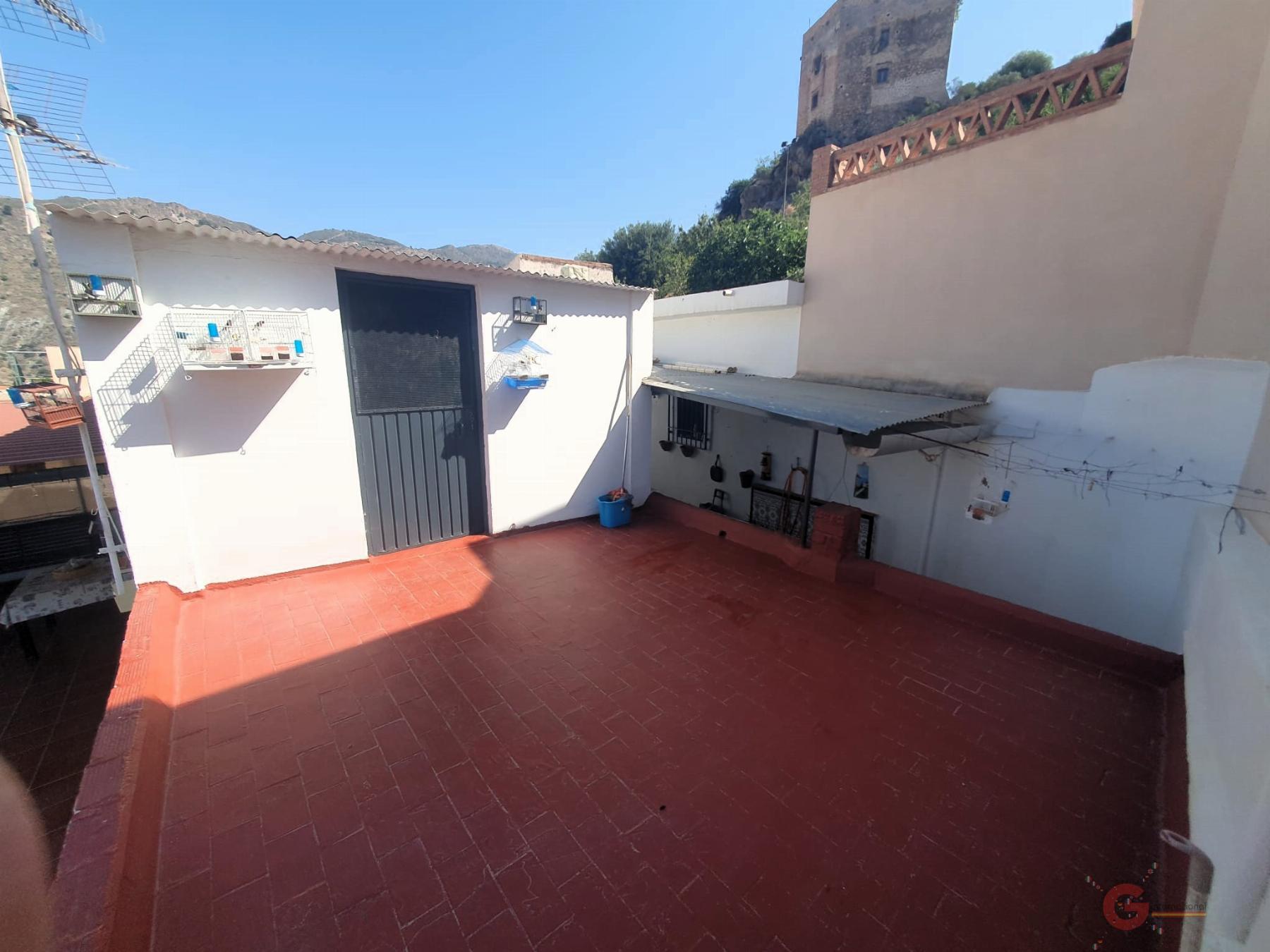 For sale of house in Vélez de Benaudalla