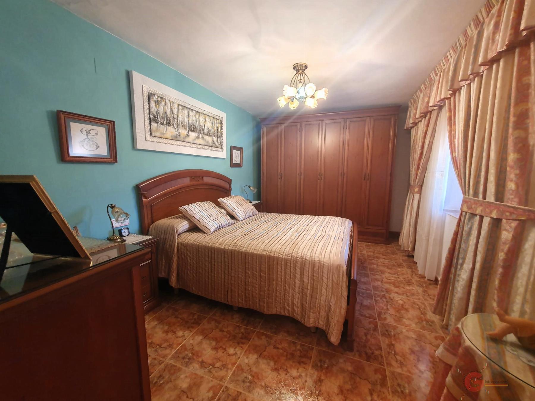 For sale of house in Vélez de Benaudalla