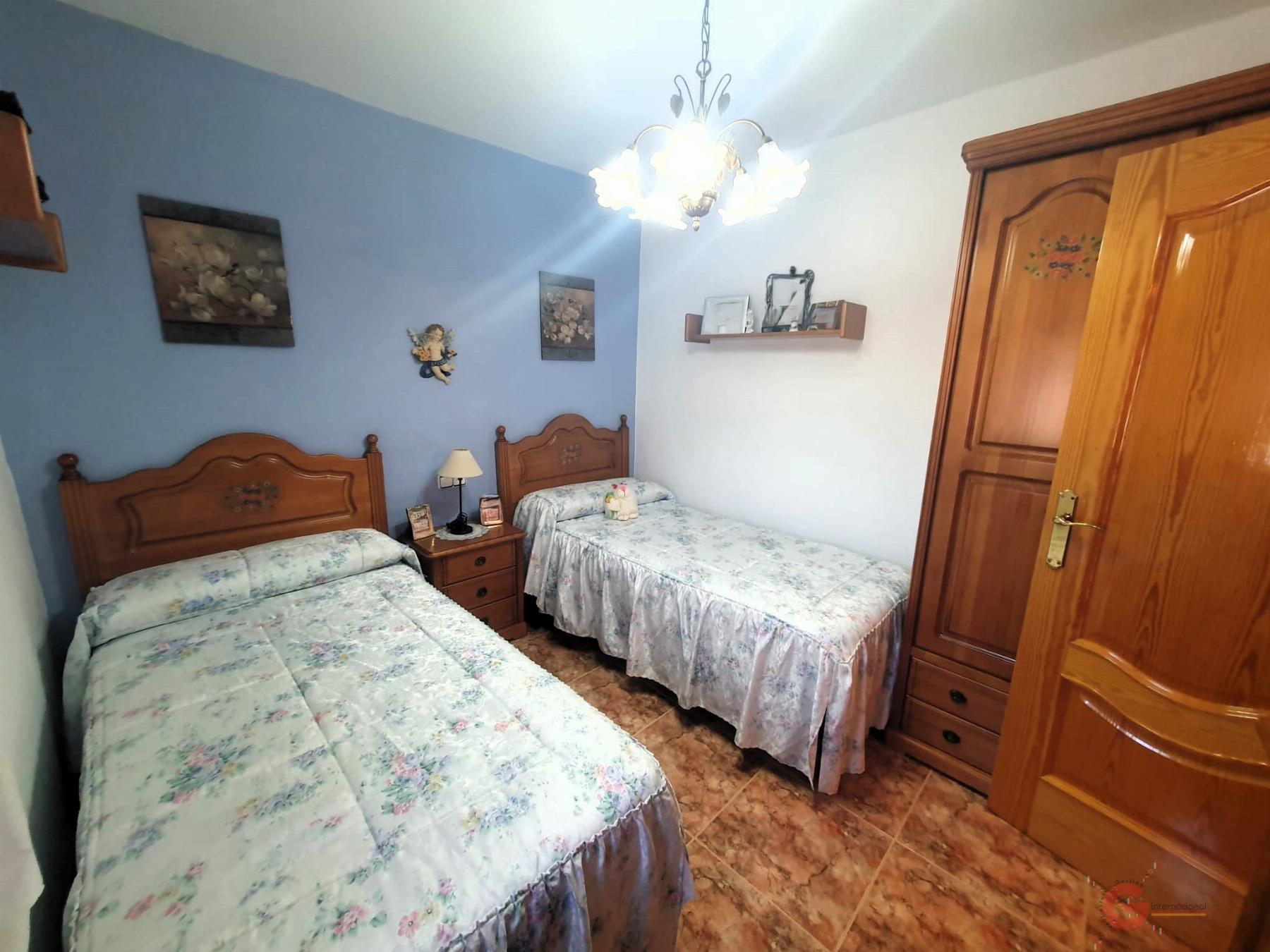For sale of house in Vélez de Benaudalla
