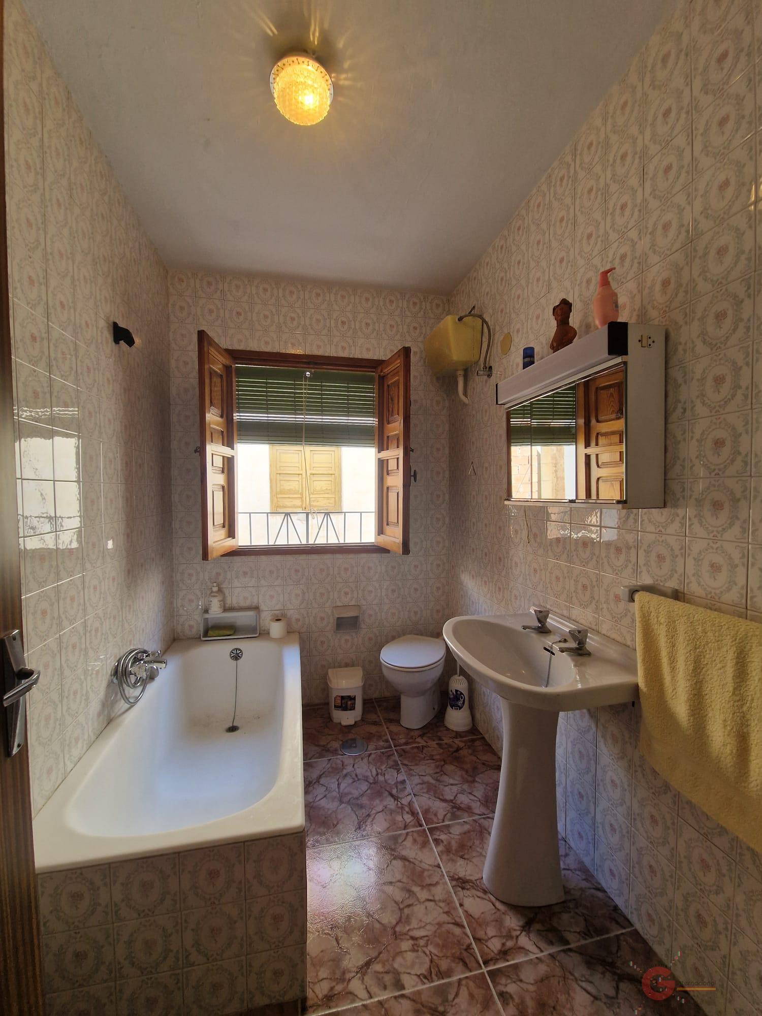 For sale of house in Molvízar