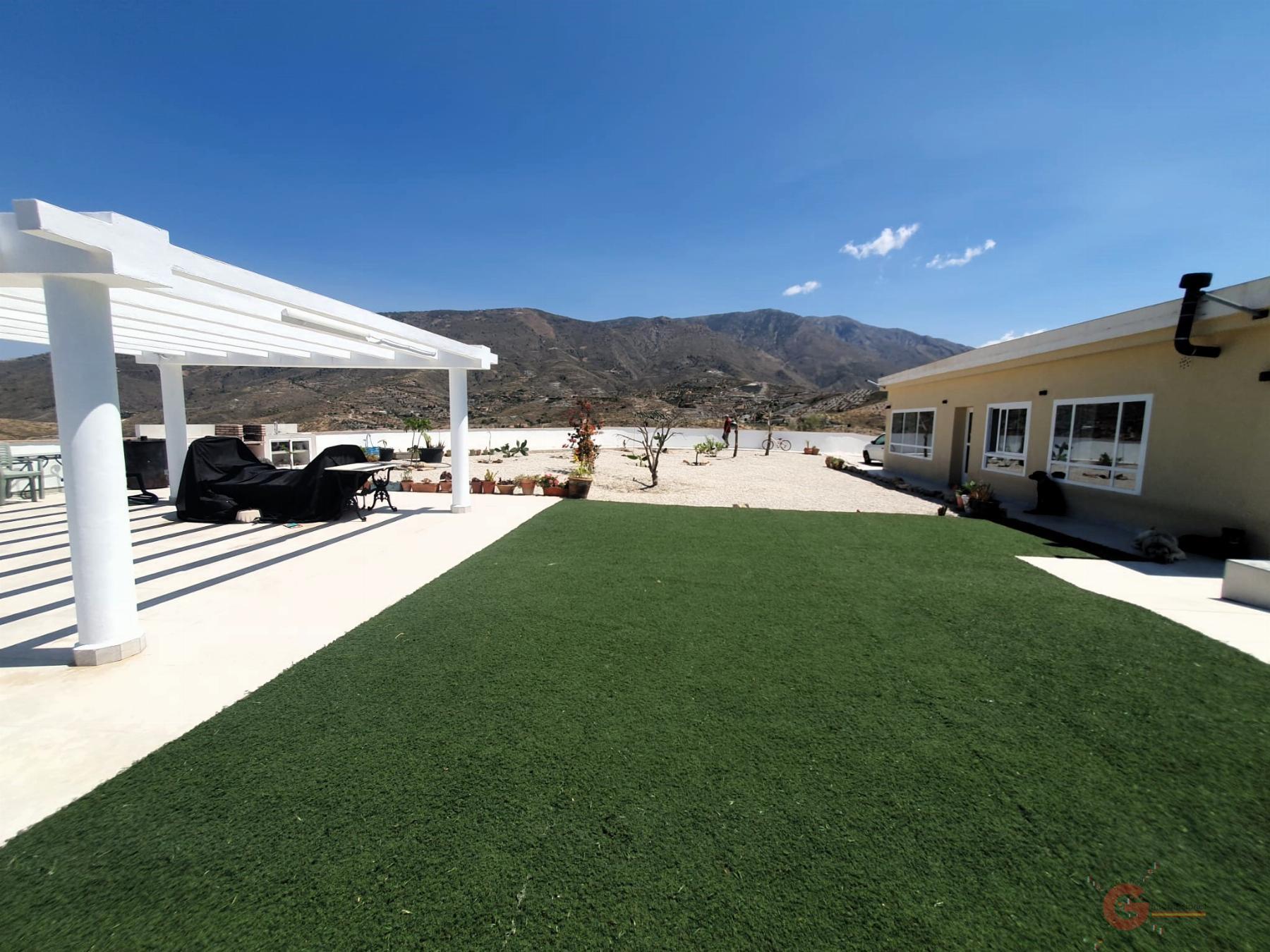 Venta de finca rústica en Vélez de Benaudalla