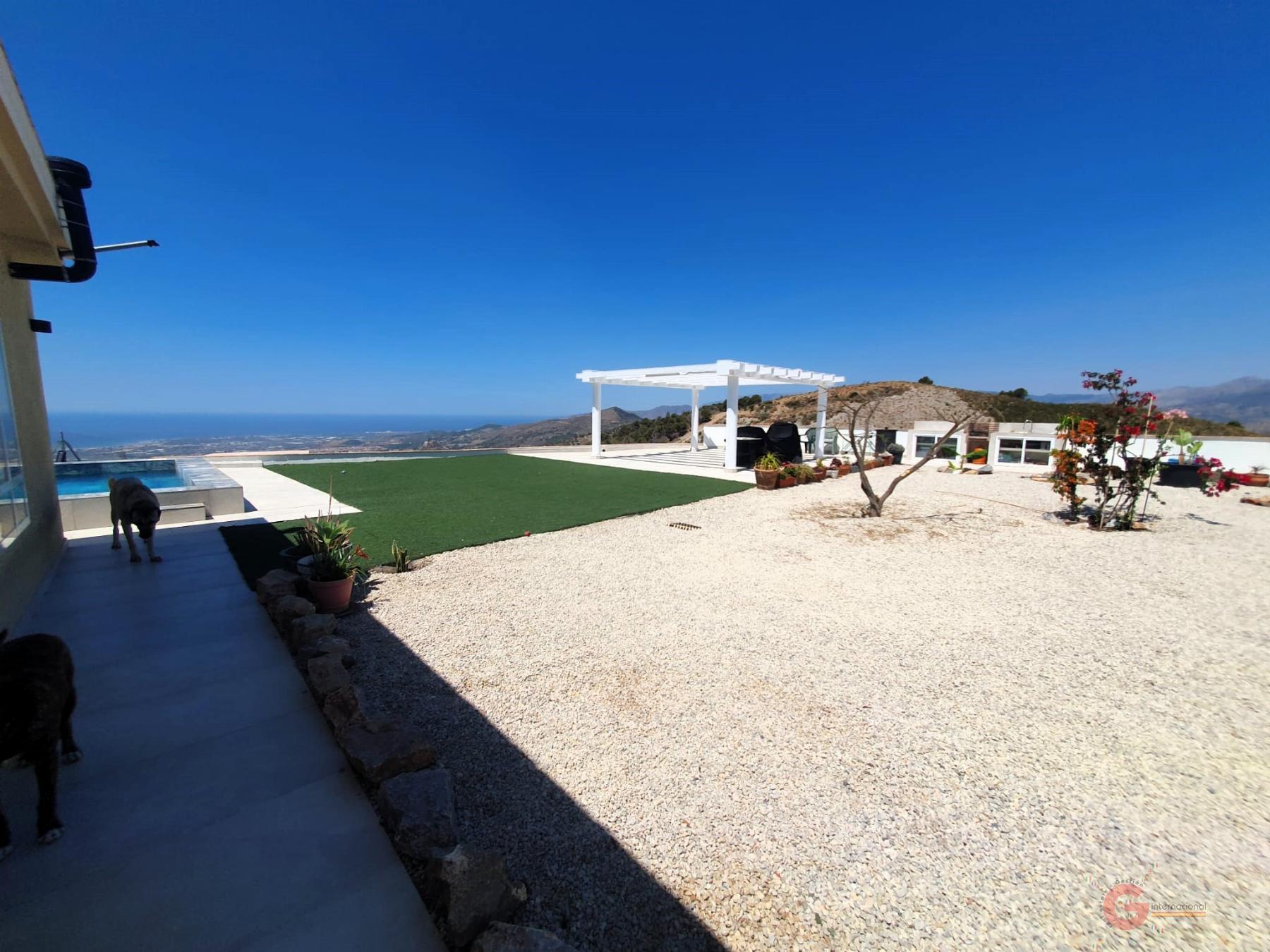 Venta de finca rústica en Vélez de Benaudalla