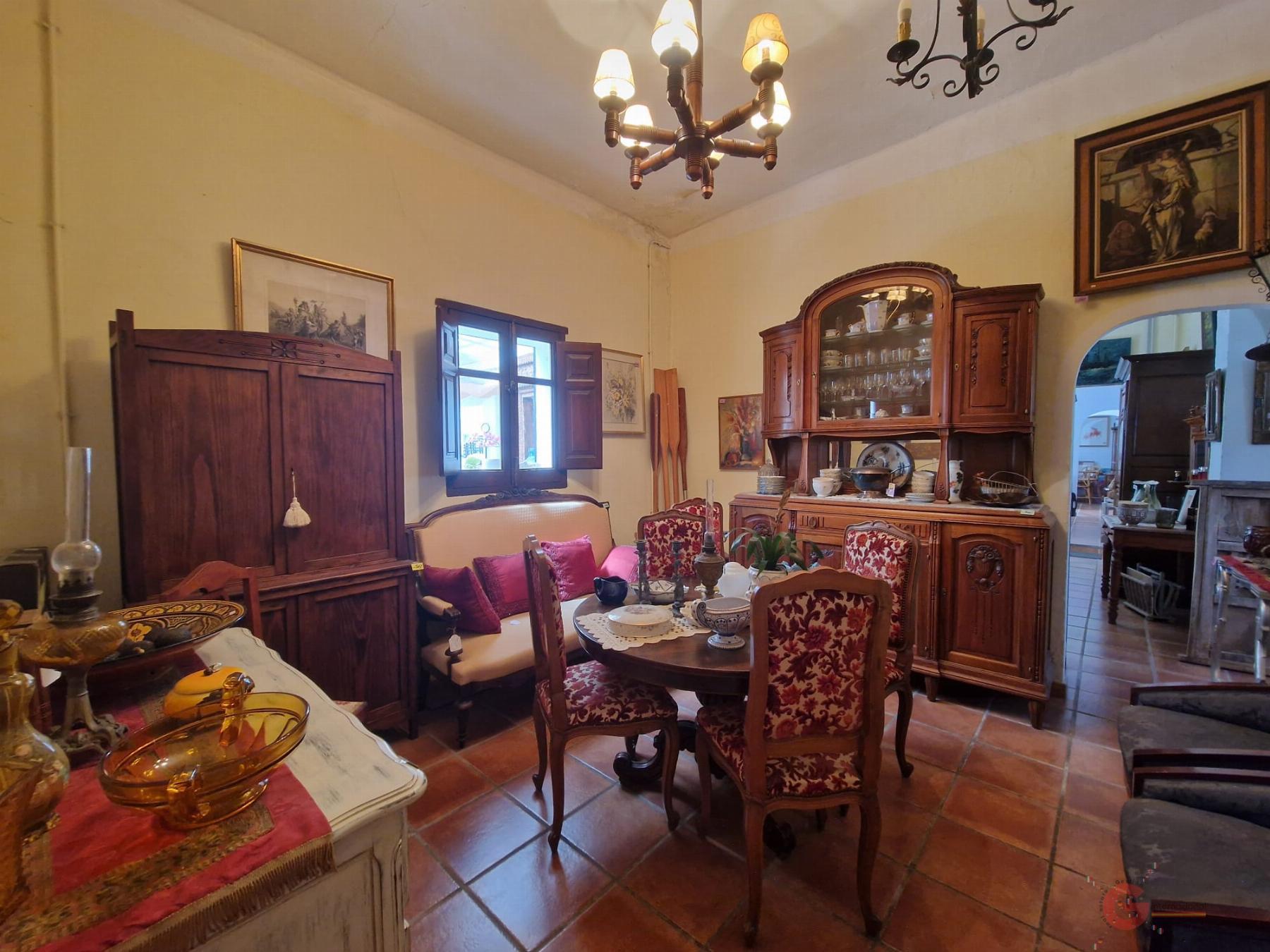 Venta de nave industrial en Lobres