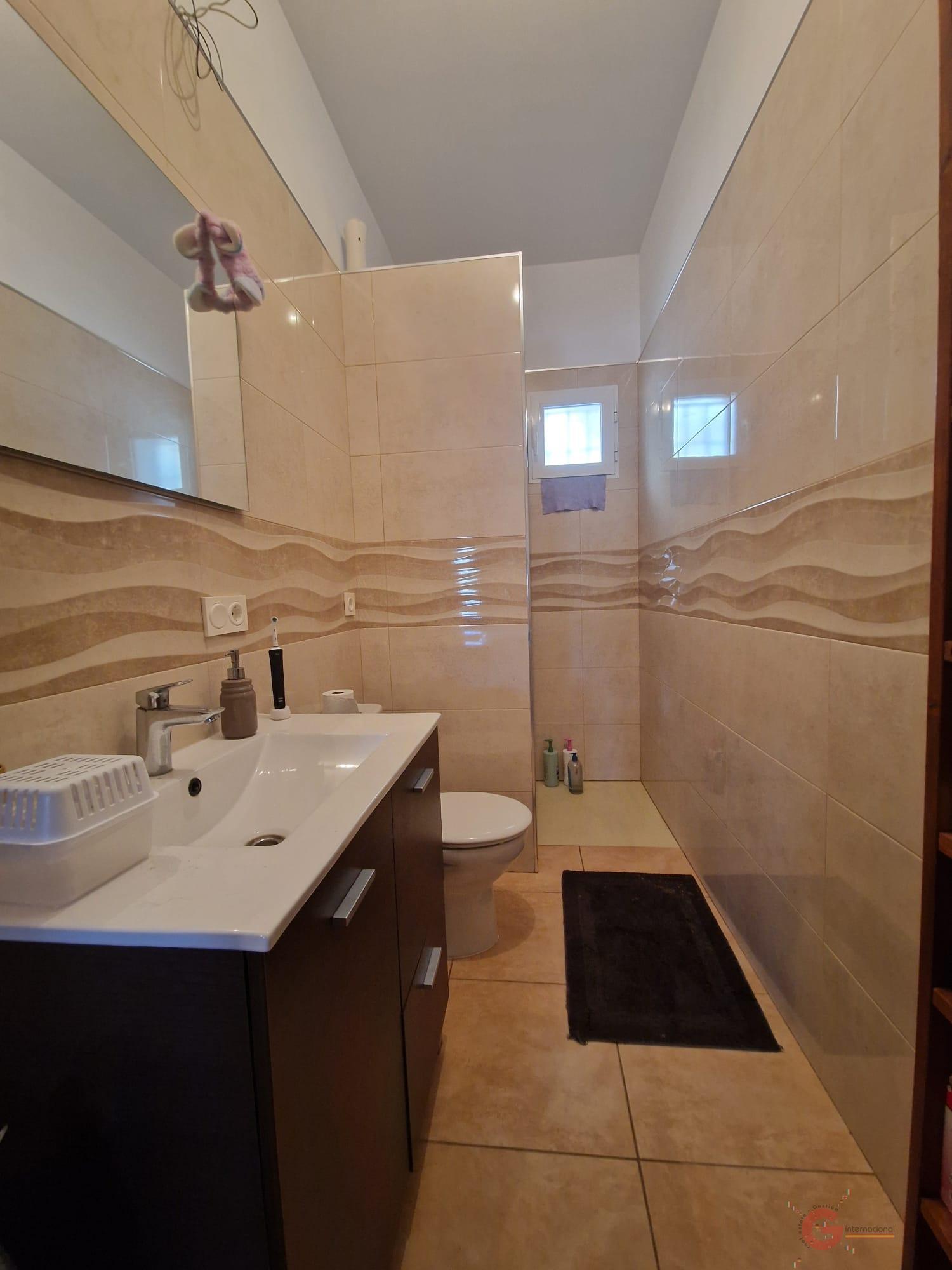 Venta de nave industrial en Lobres
