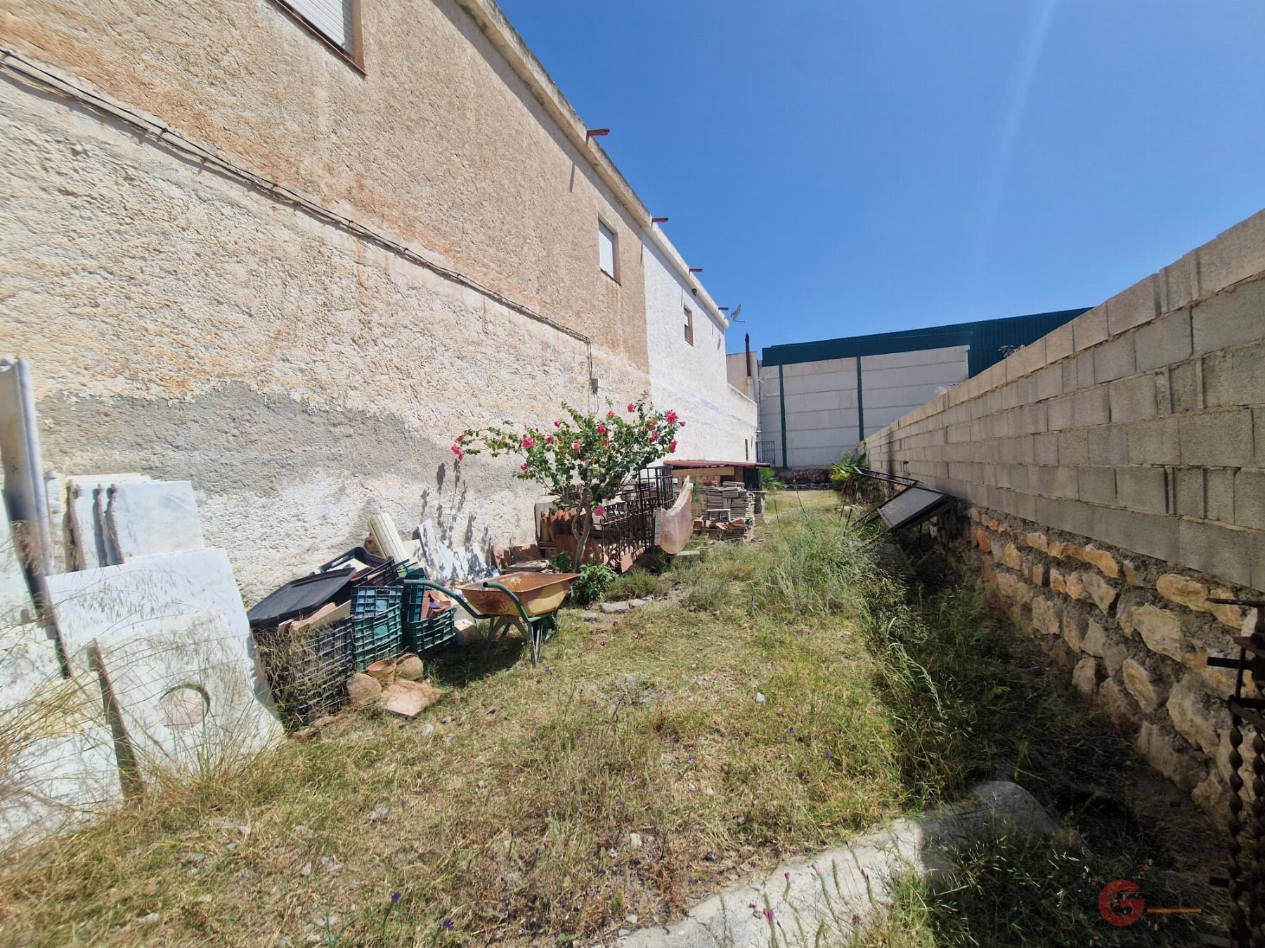 Venta de nave industrial en Lobres