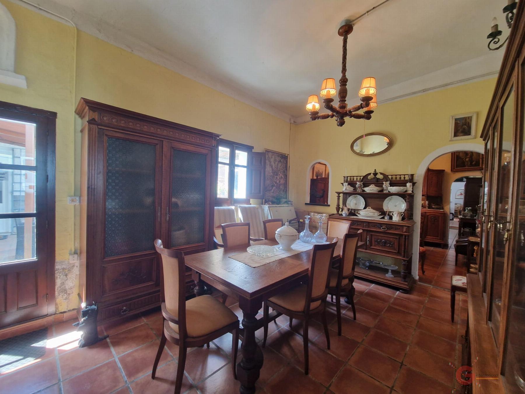 Venta de nave industrial en Lobres