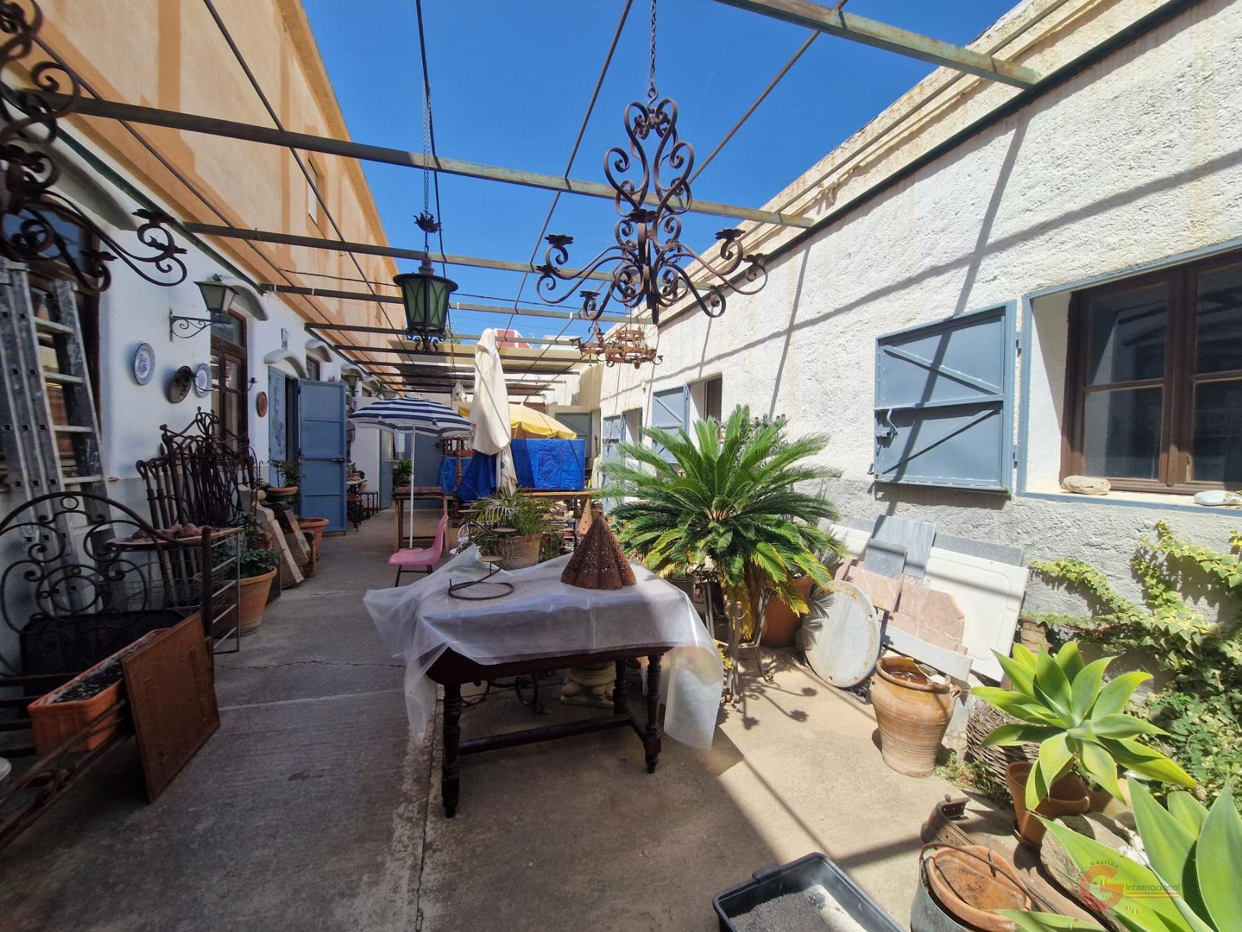 Venta de nave industrial en Lobres