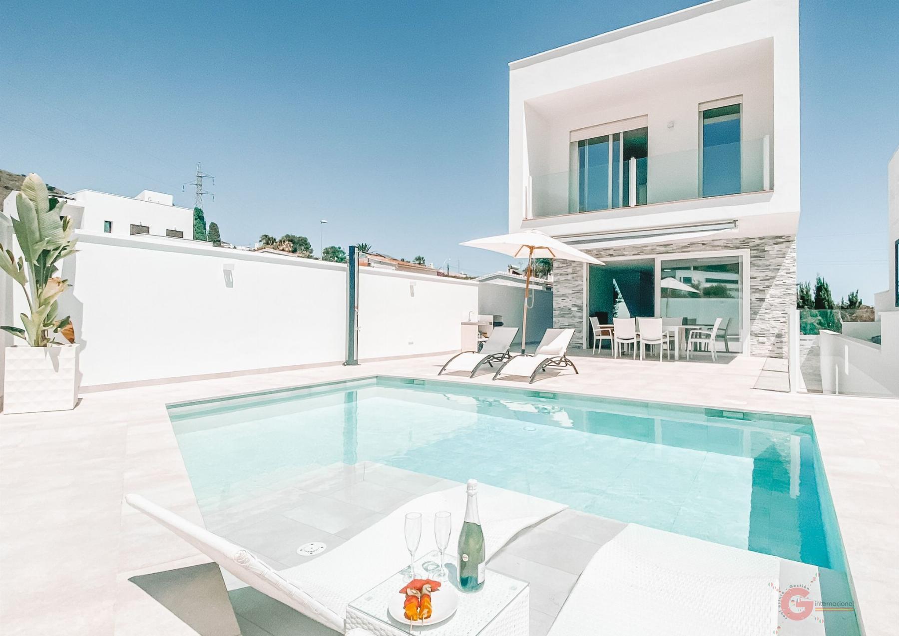 For sale of chalet in Nerja