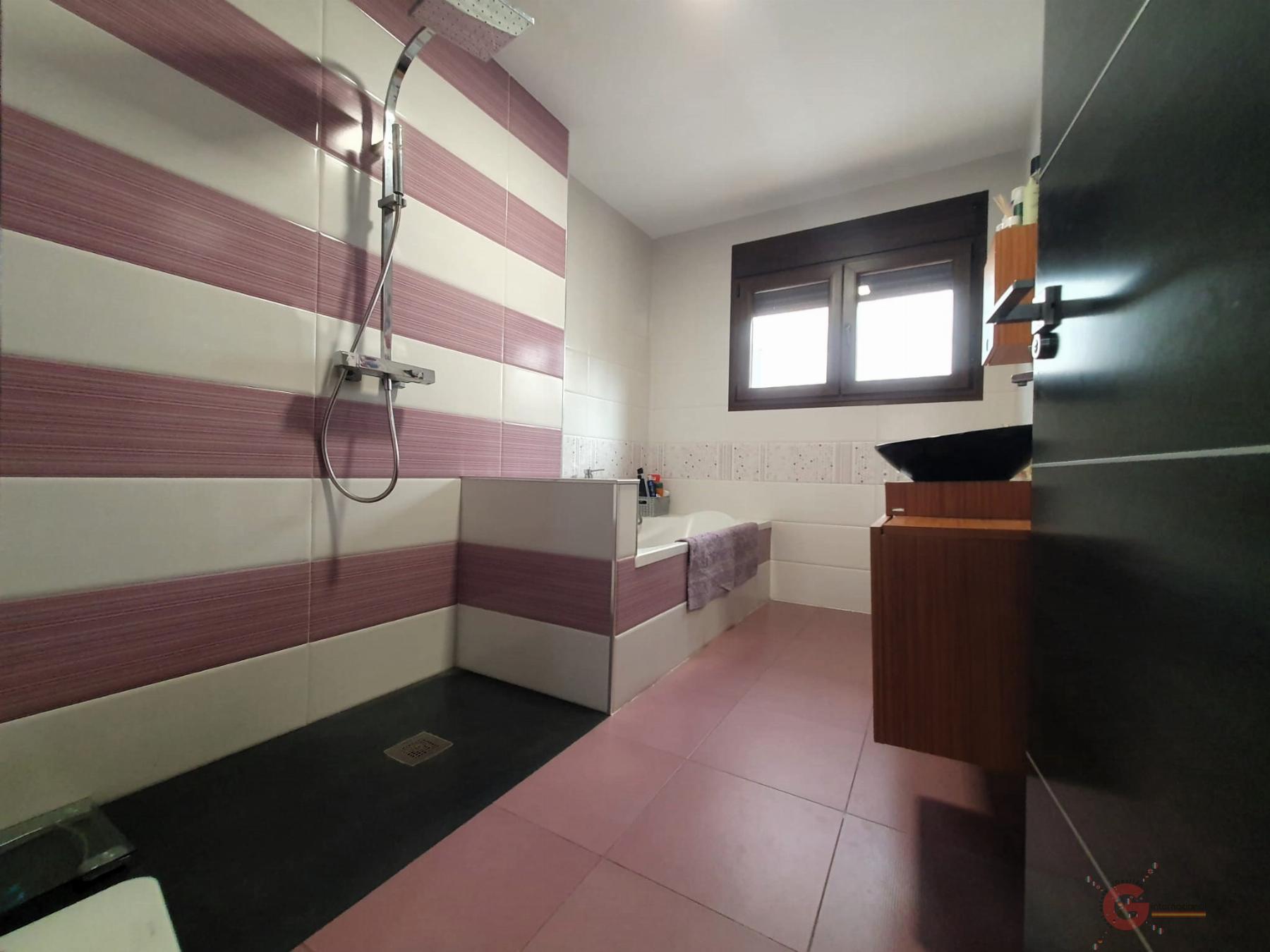 Venta de chalet en Vélez de Benaudalla