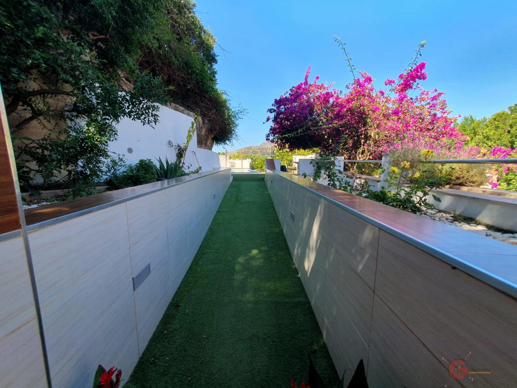 Venta de chalet en Vélez de Benaudalla