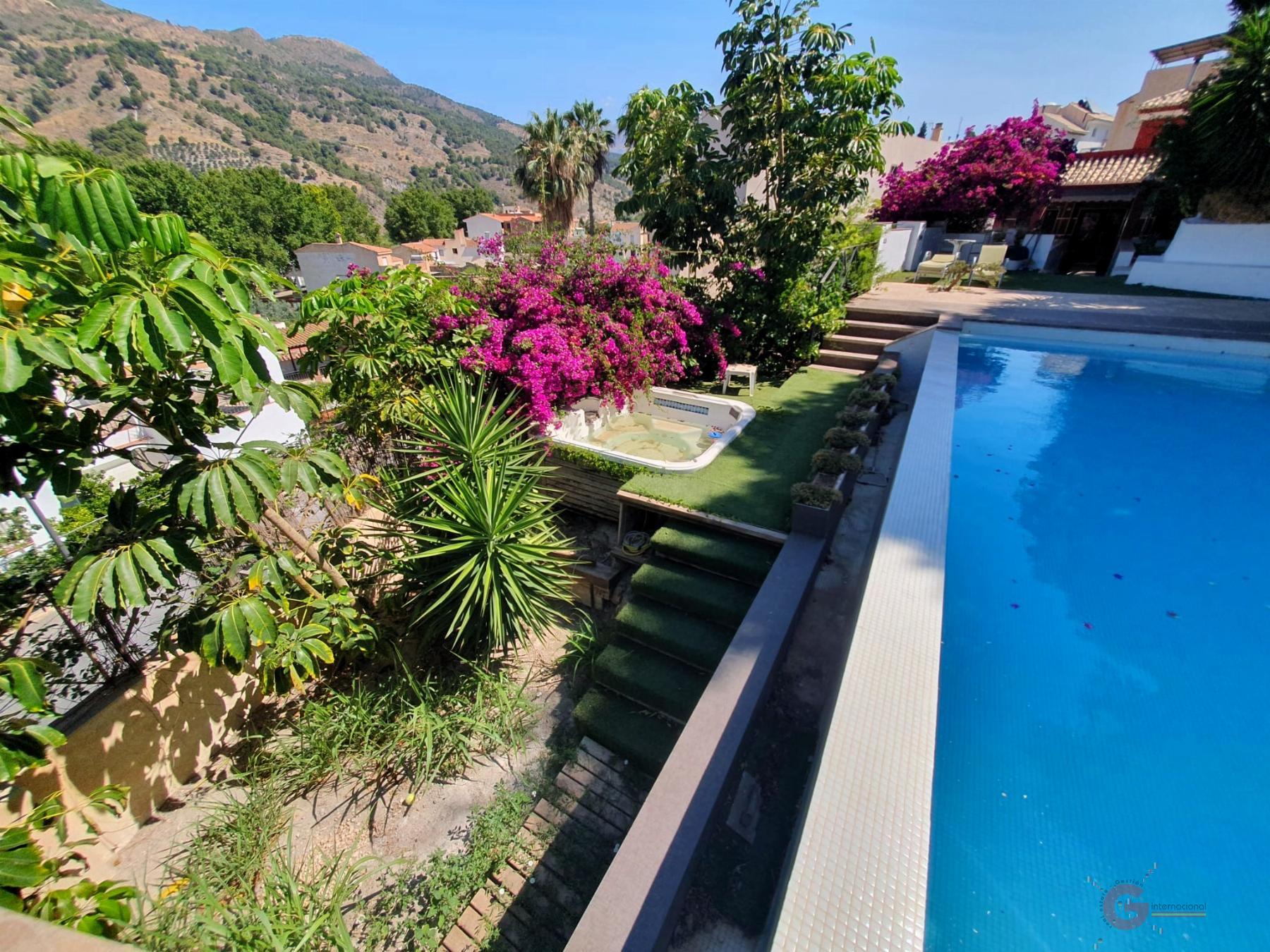 Venta de chalet en Vélez de Benaudalla