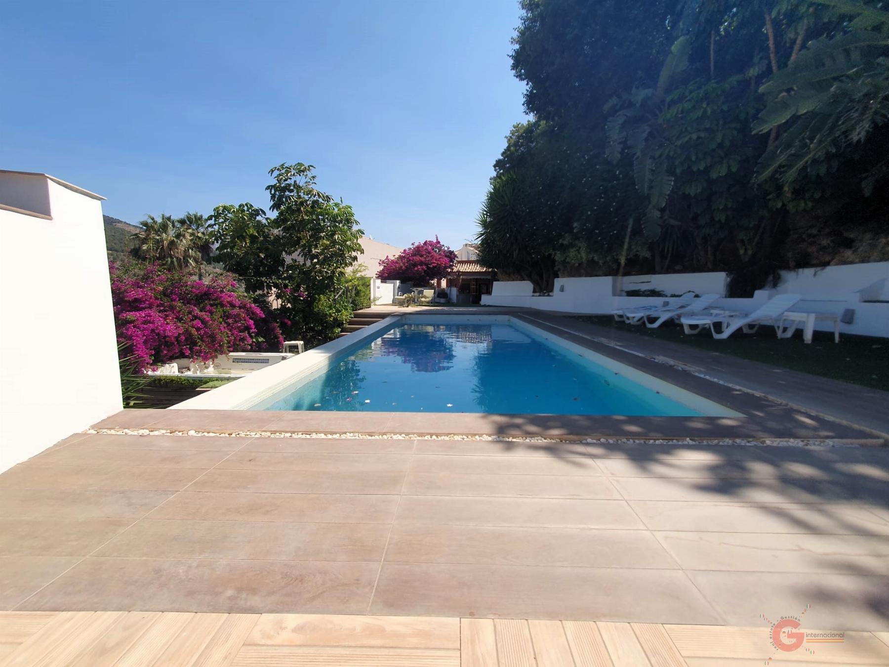Venta de chalet en Vélez de Benaudalla