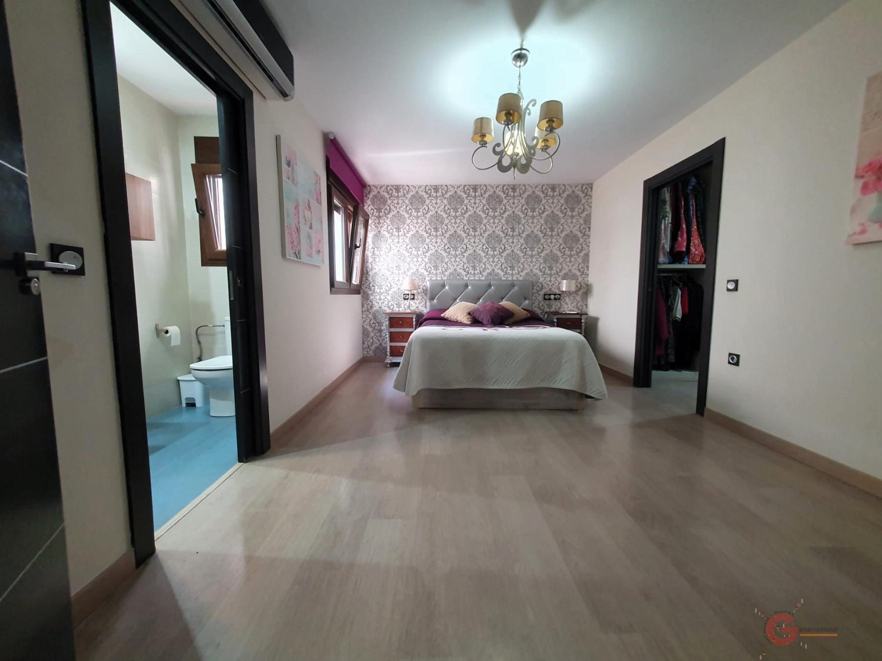 Venta de chalet en Vélez de Benaudalla