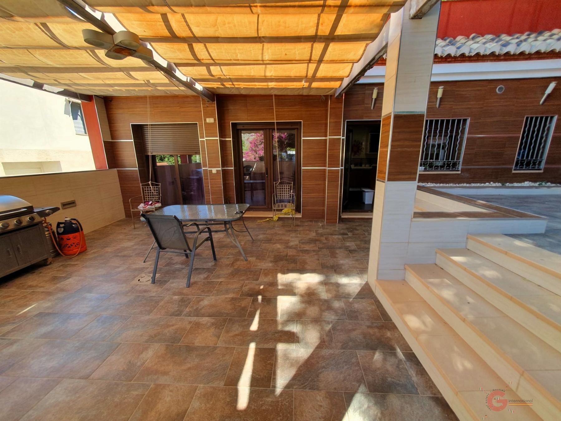 Venta de chalet en Vélez de Benaudalla