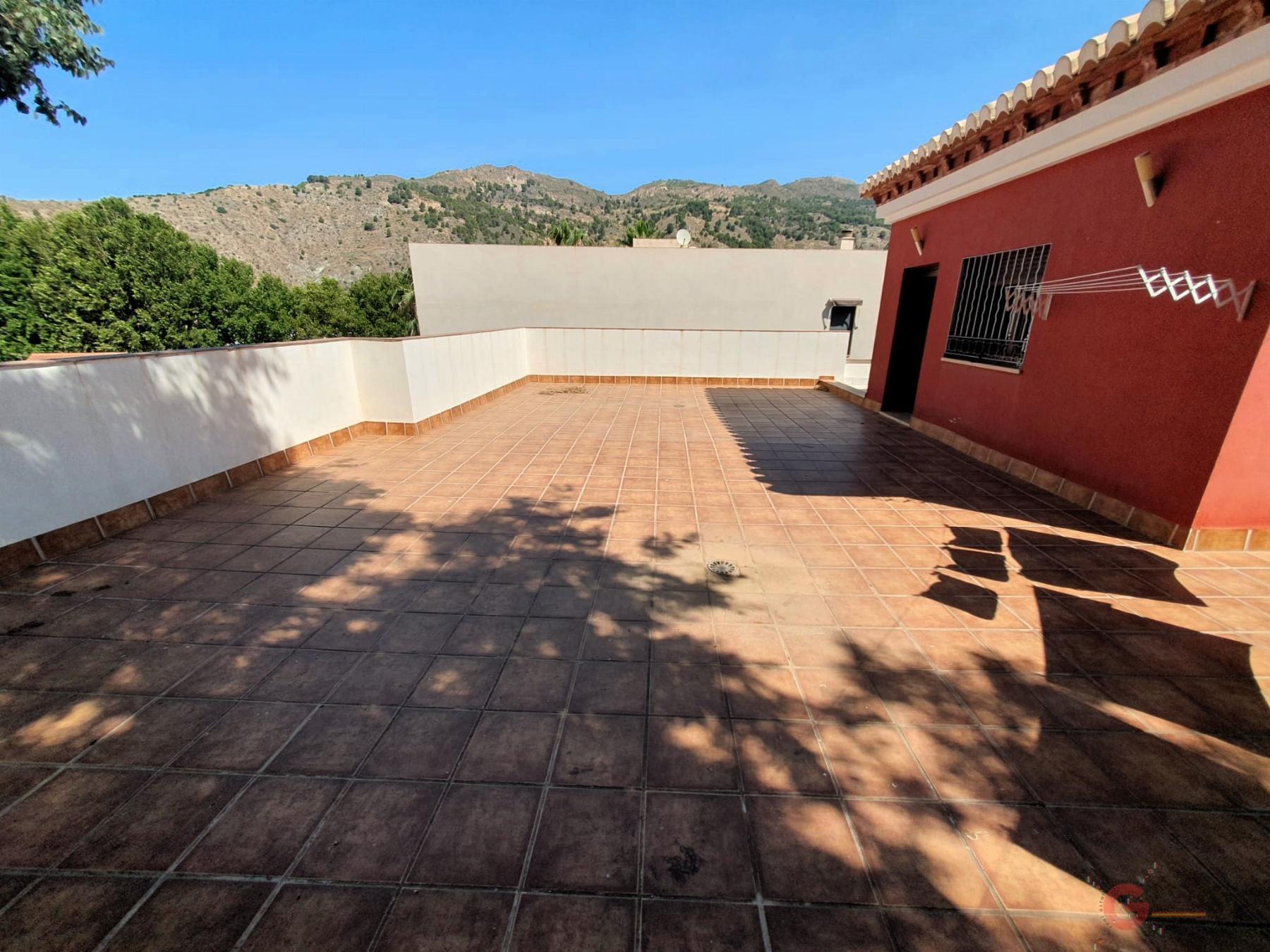 Venta de chalet en Vélez de Benaudalla