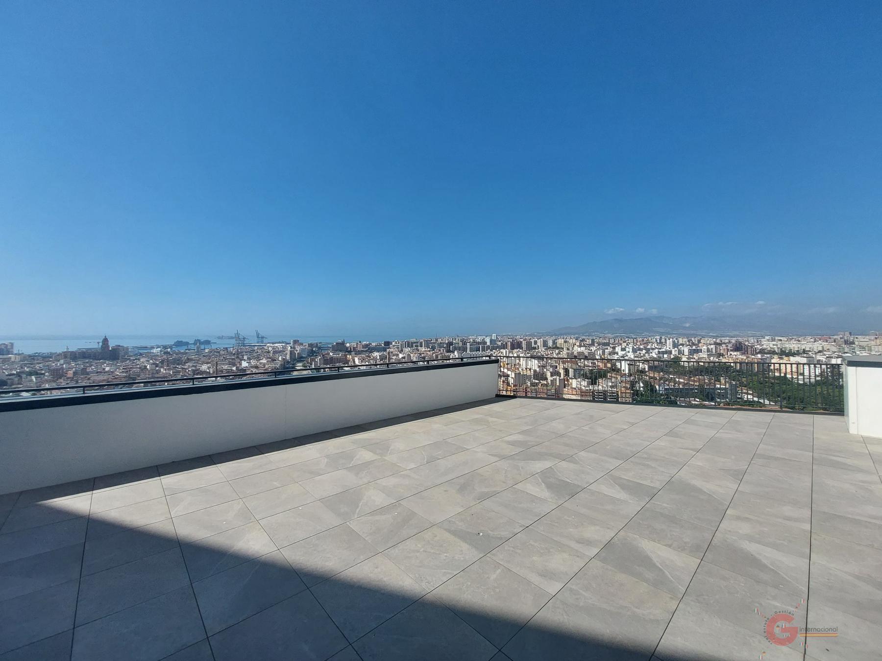 For sale of penthouse in Málaga