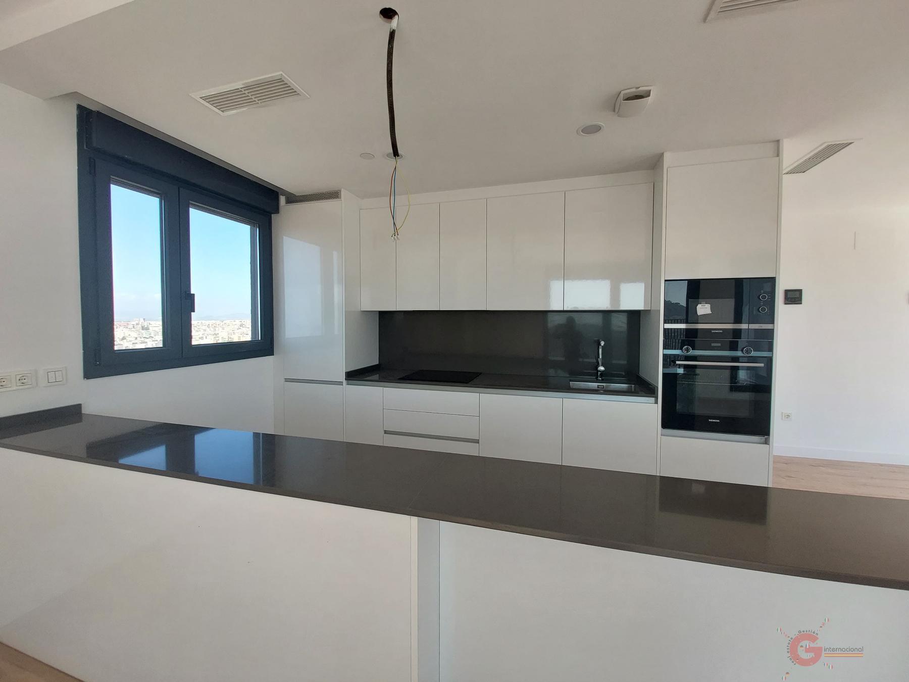 For sale of penthouse in Málaga