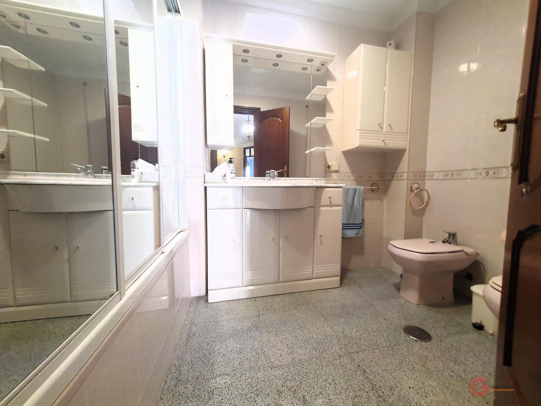 For sale of house in Motril