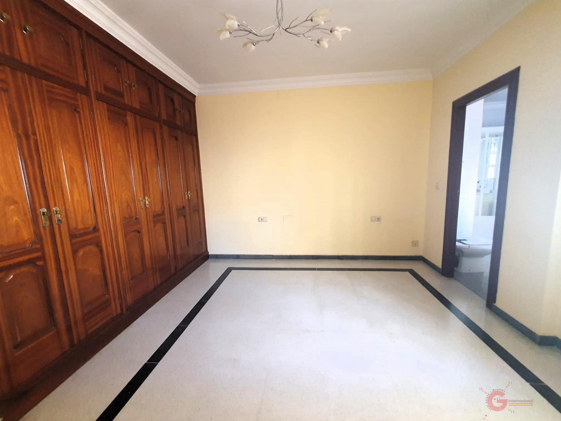 For sale of house in Motril