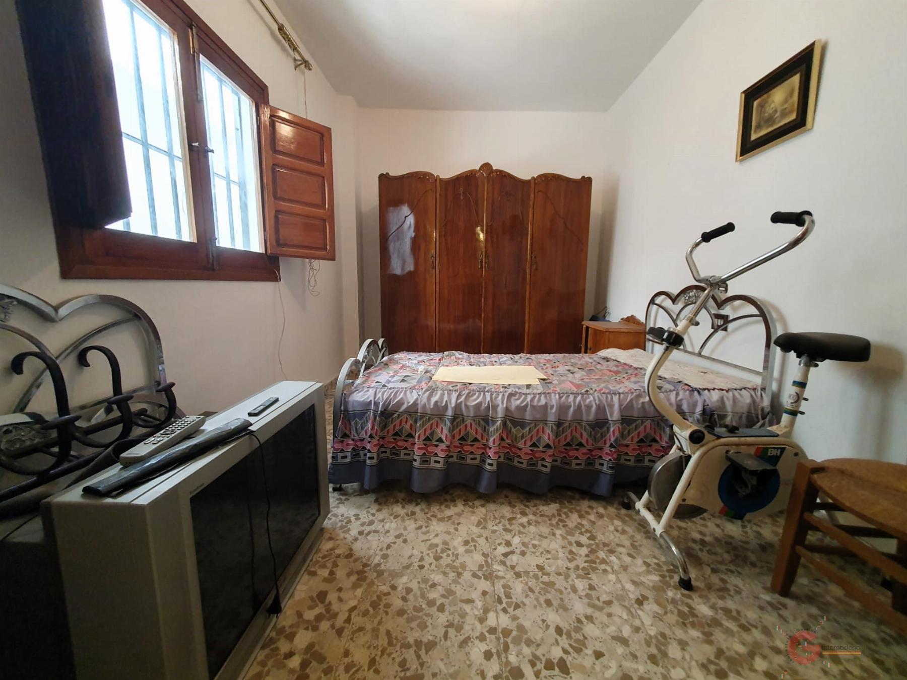 For sale of house in Vélez de Benaudalla