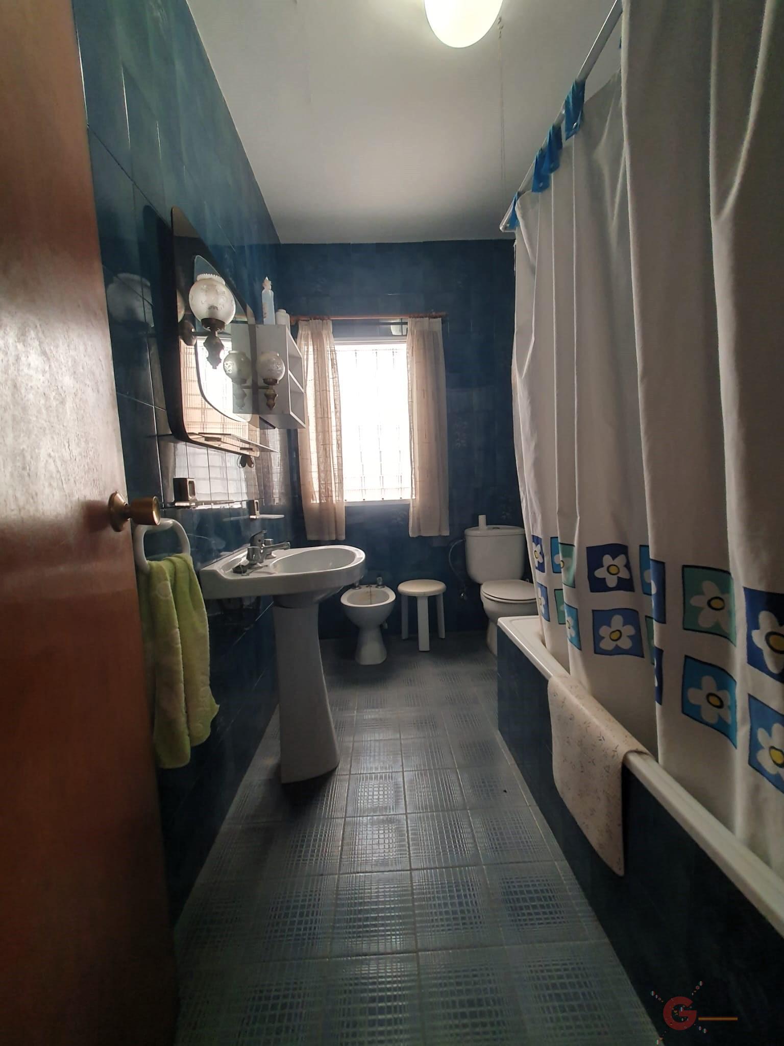 For sale of house in Vélez de Benaudalla