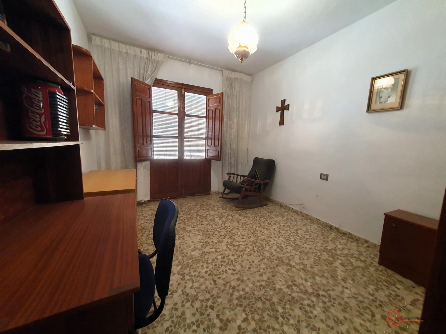 For sale of house in Vélez de Benaudalla