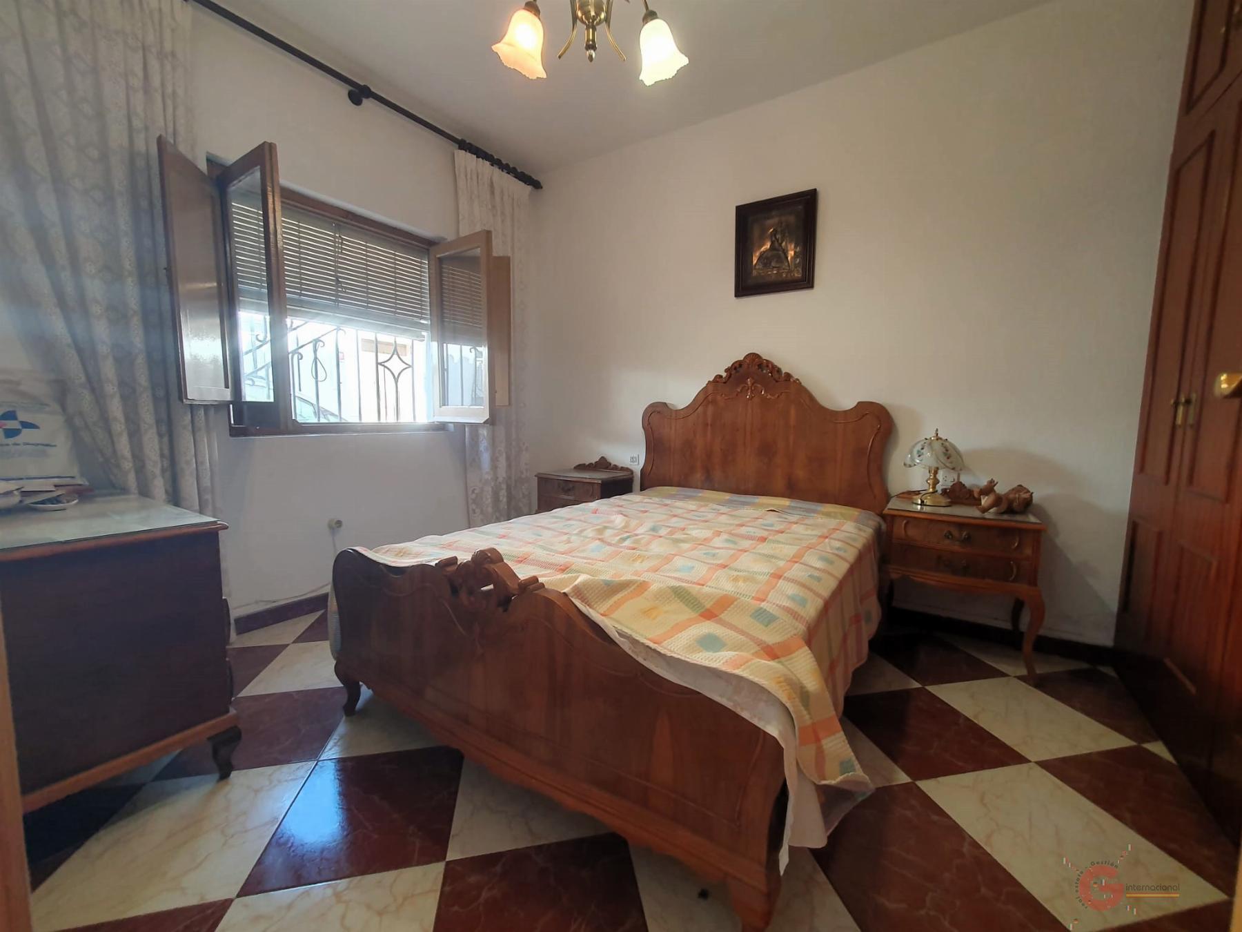For sale of house in Vélez de Benaudalla