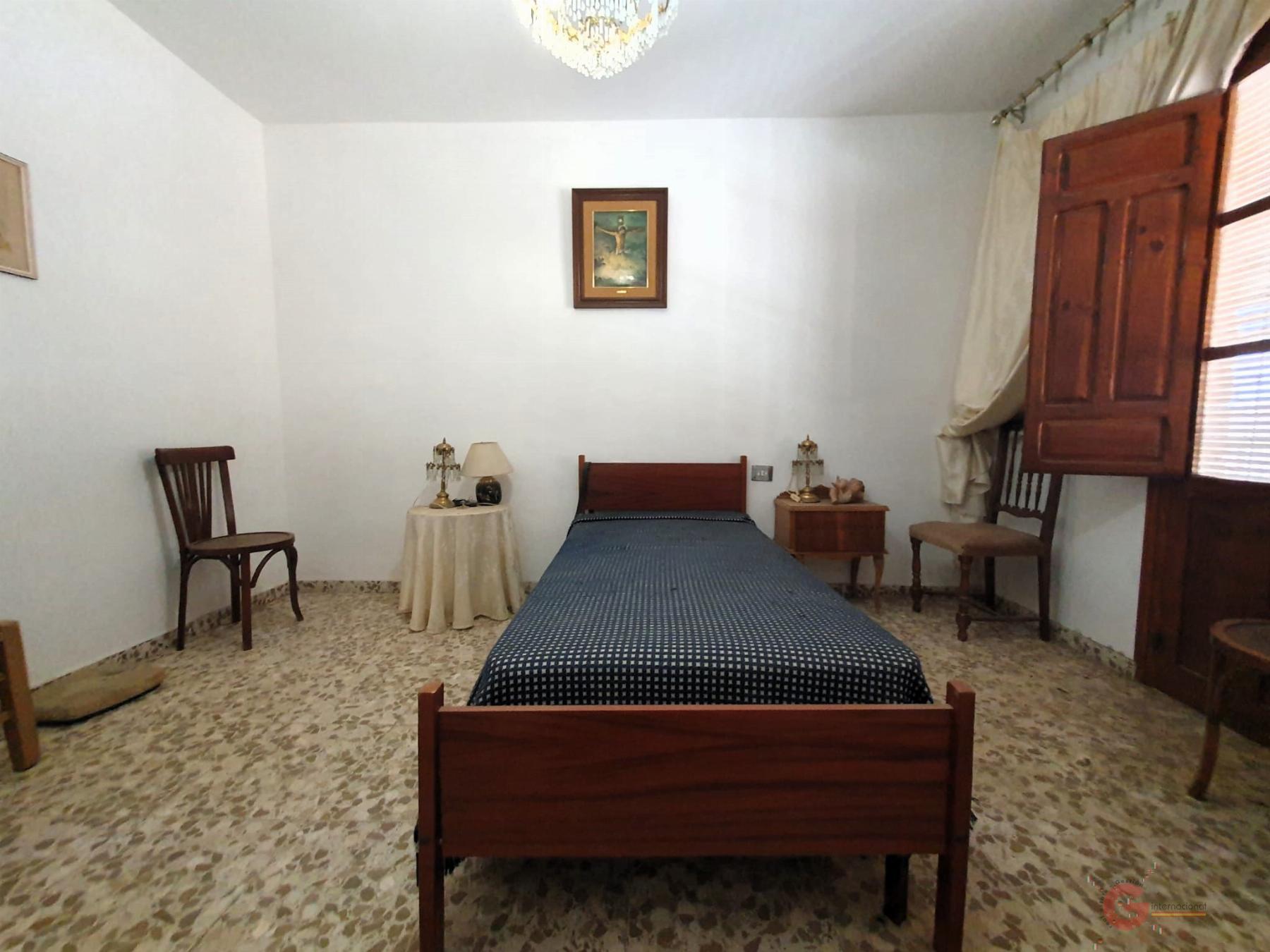 For sale of house in Vélez de Benaudalla