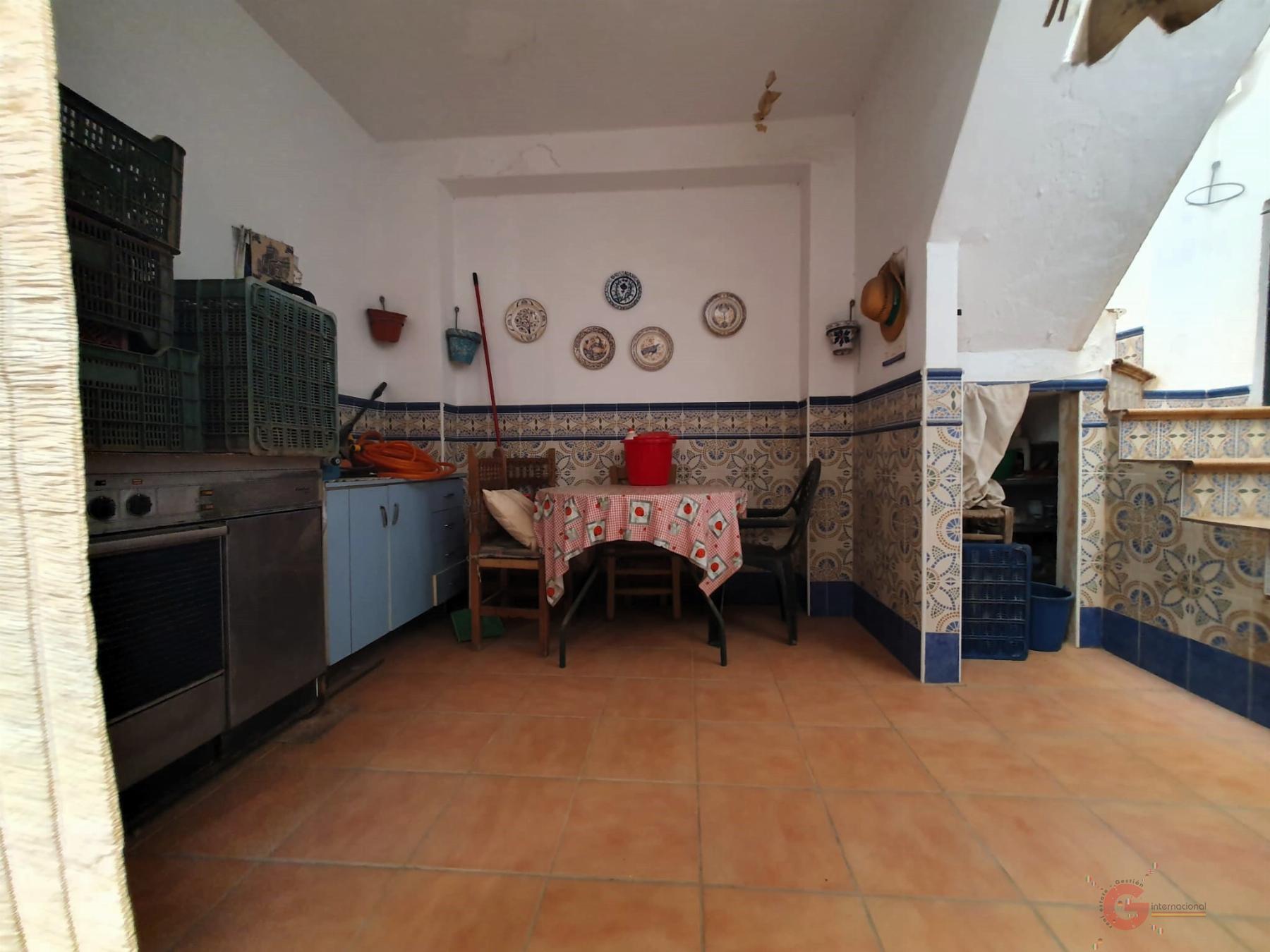For sale of house in Vélez de Benaudalla