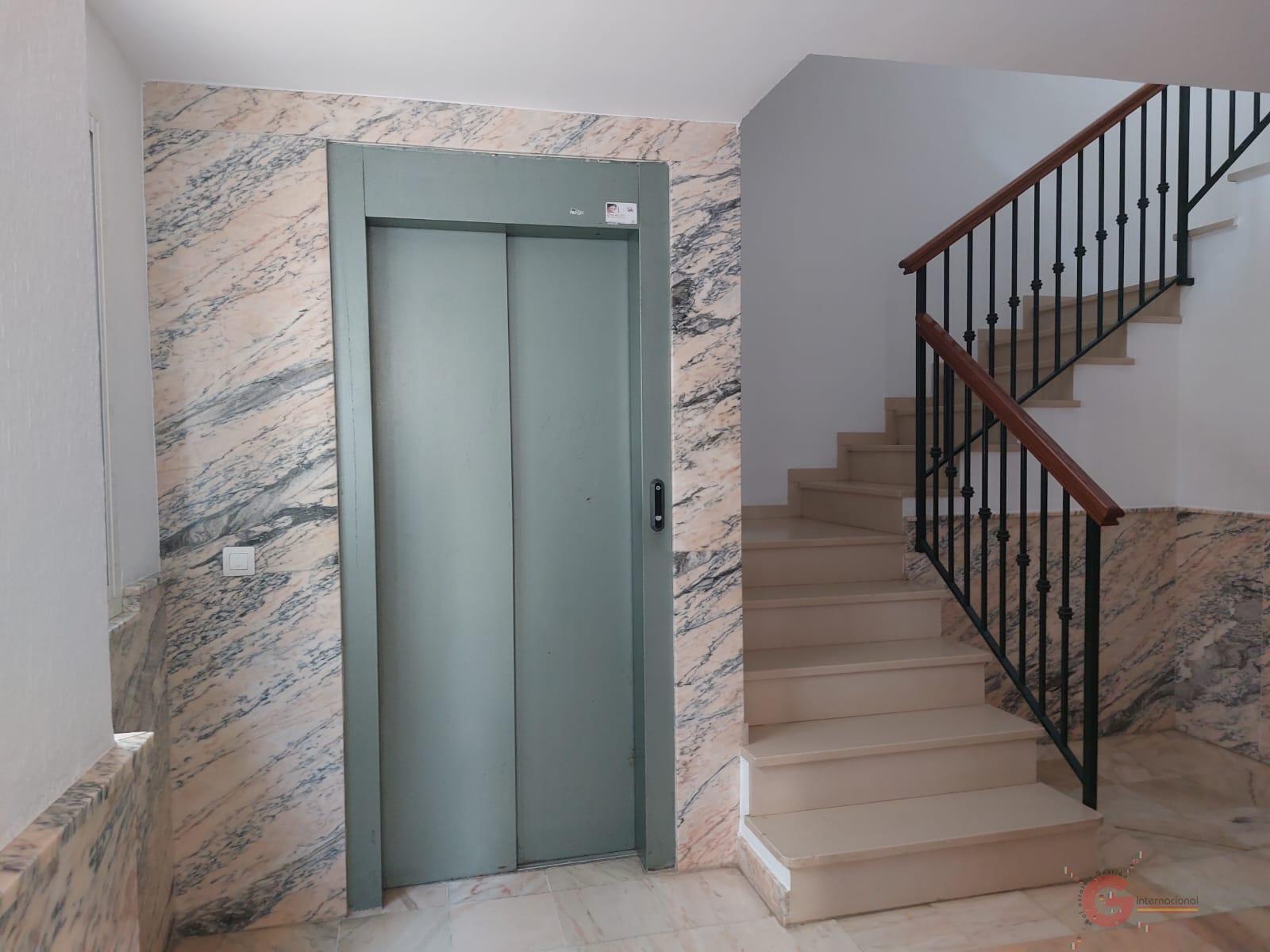 For sale of flat in Salobreña