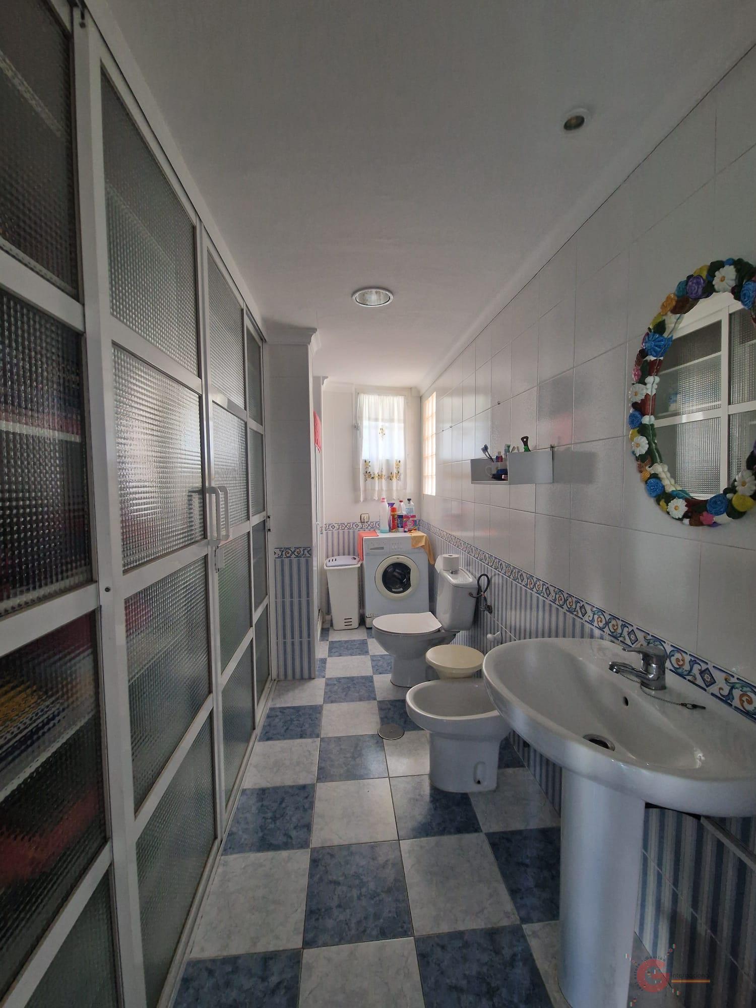For sale of house in Salobreña