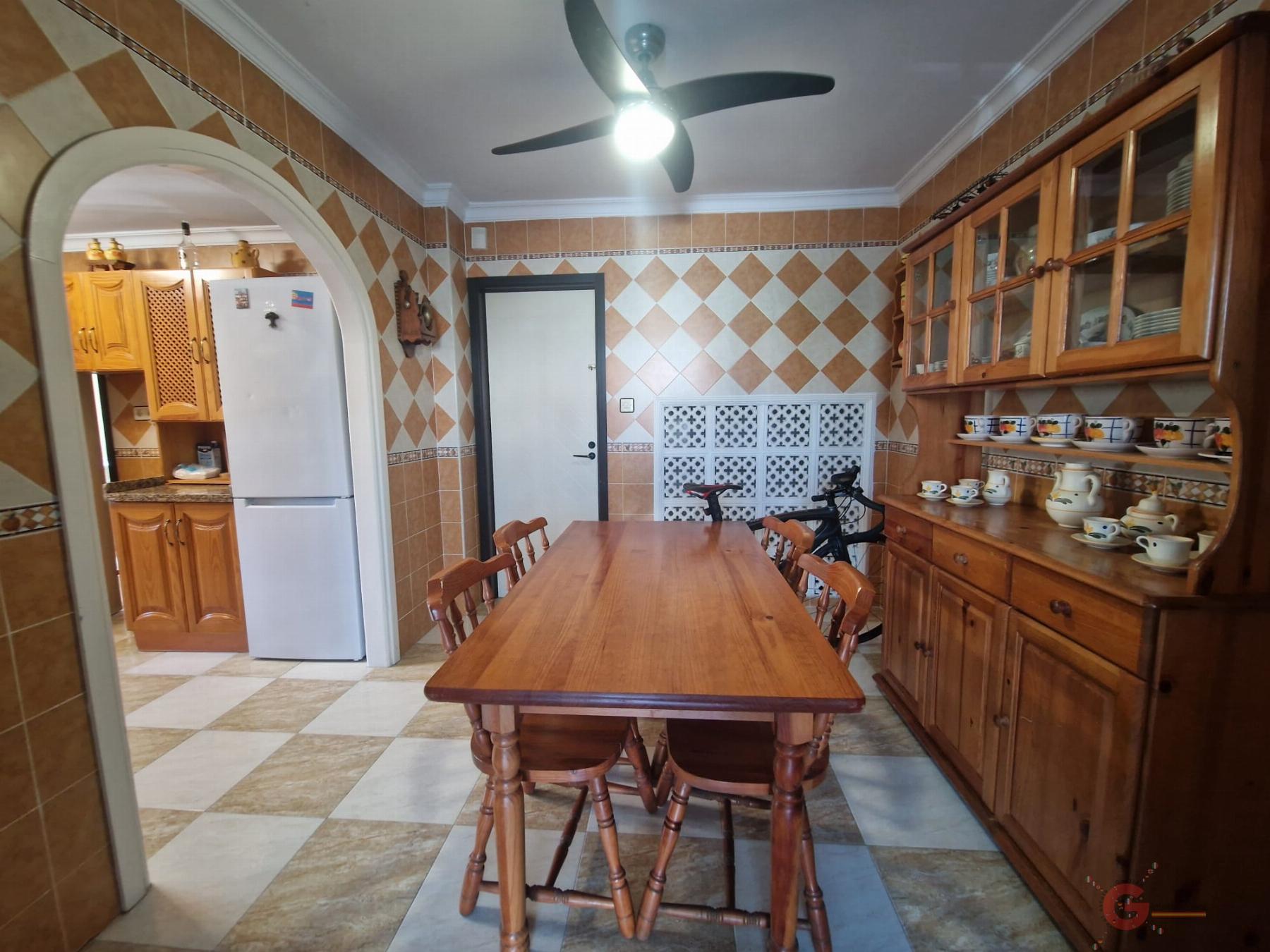 For sale of house in Salobreña