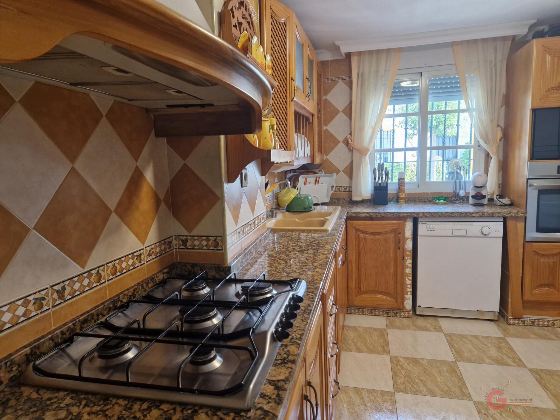 For sale of house in Salobreña