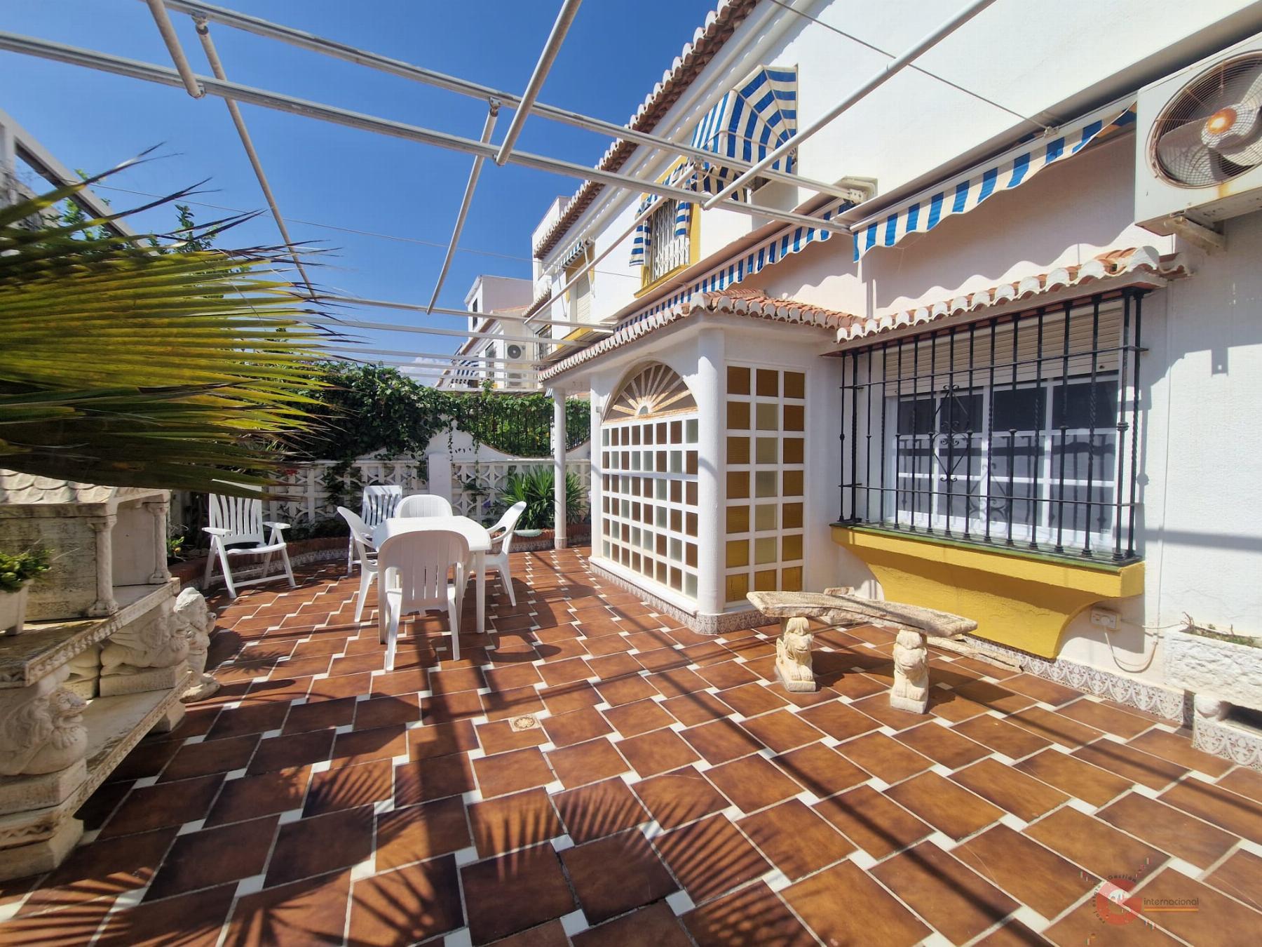 For sale of house in Salobreña