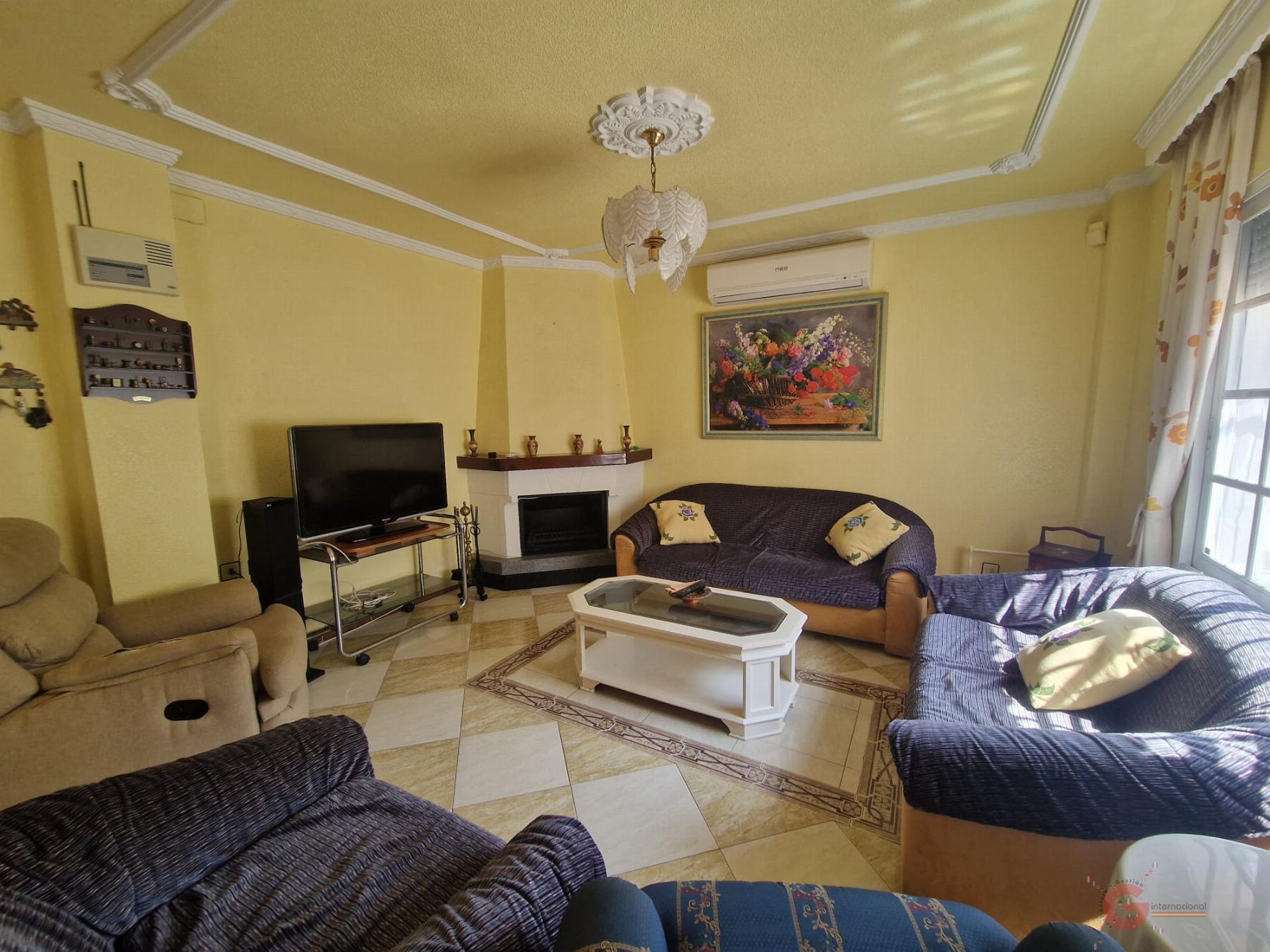 For sale of house in Salobreña