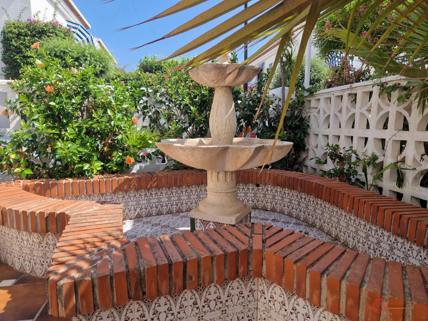 For sale of house in Salobreña