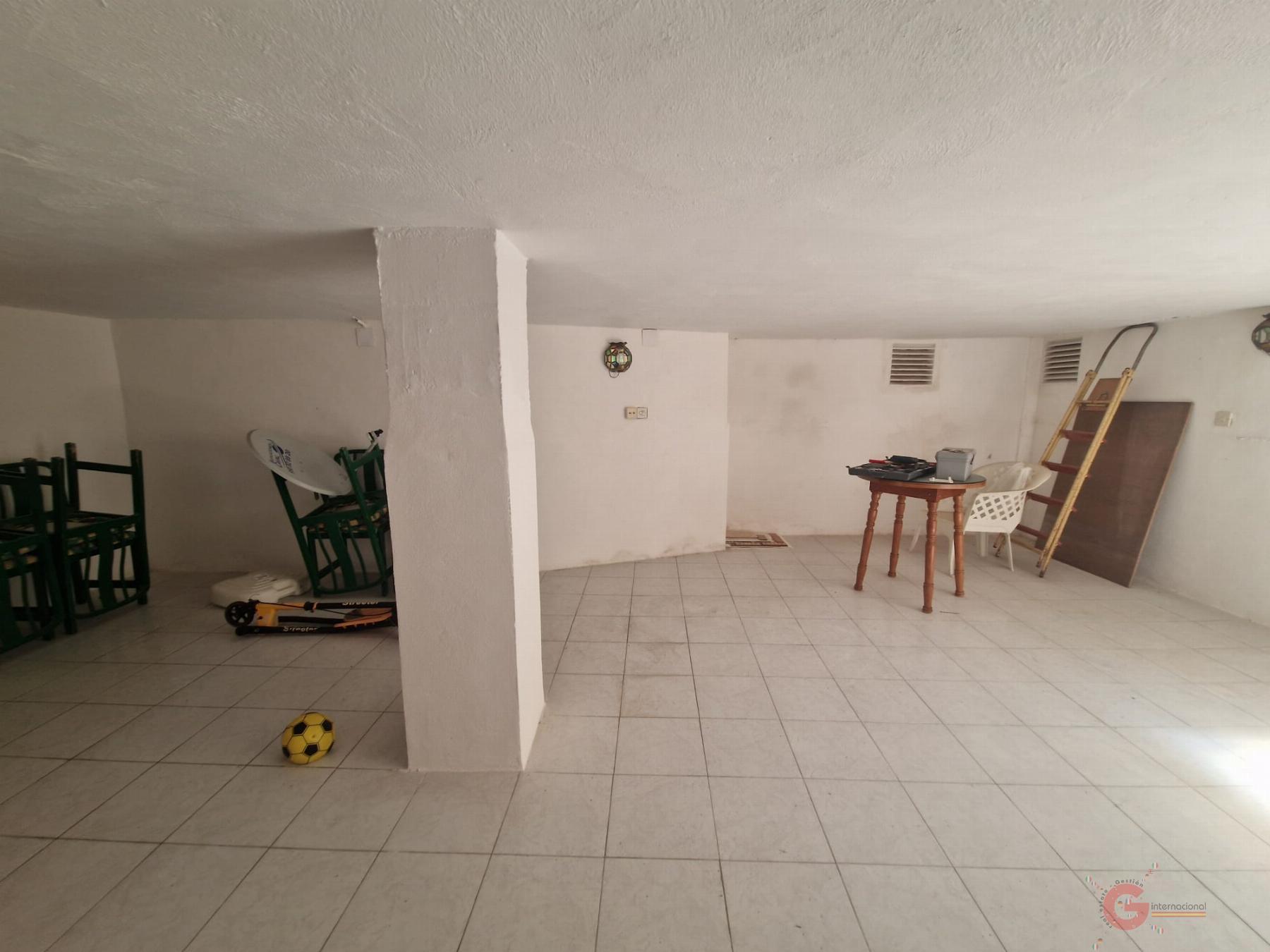 For sale of house in Salobreña