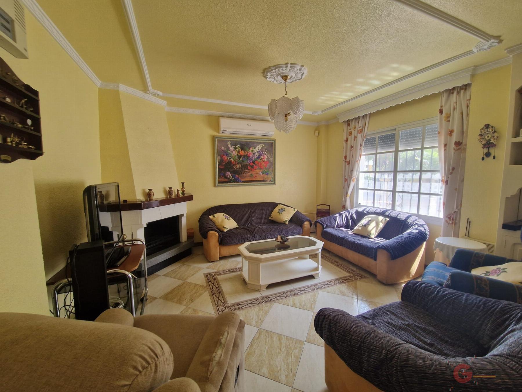 For sale of house in Salobreña