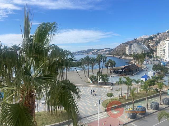 For sale of apartment in Almuñécar
