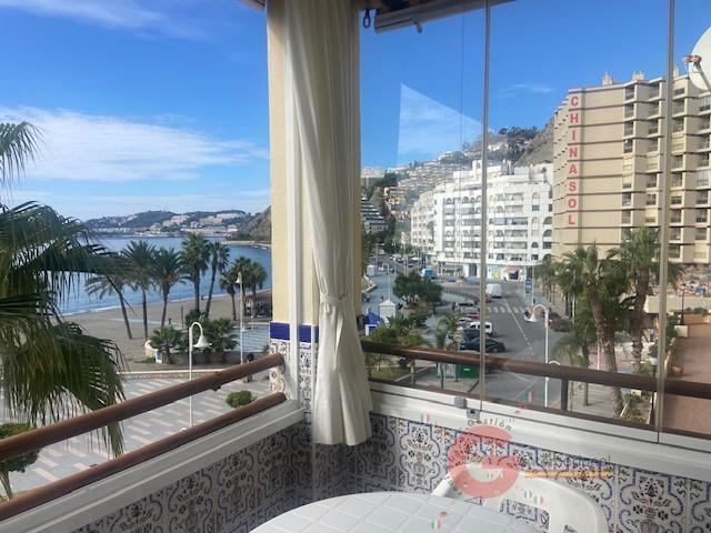 For sale of apartment in Almuñécar
