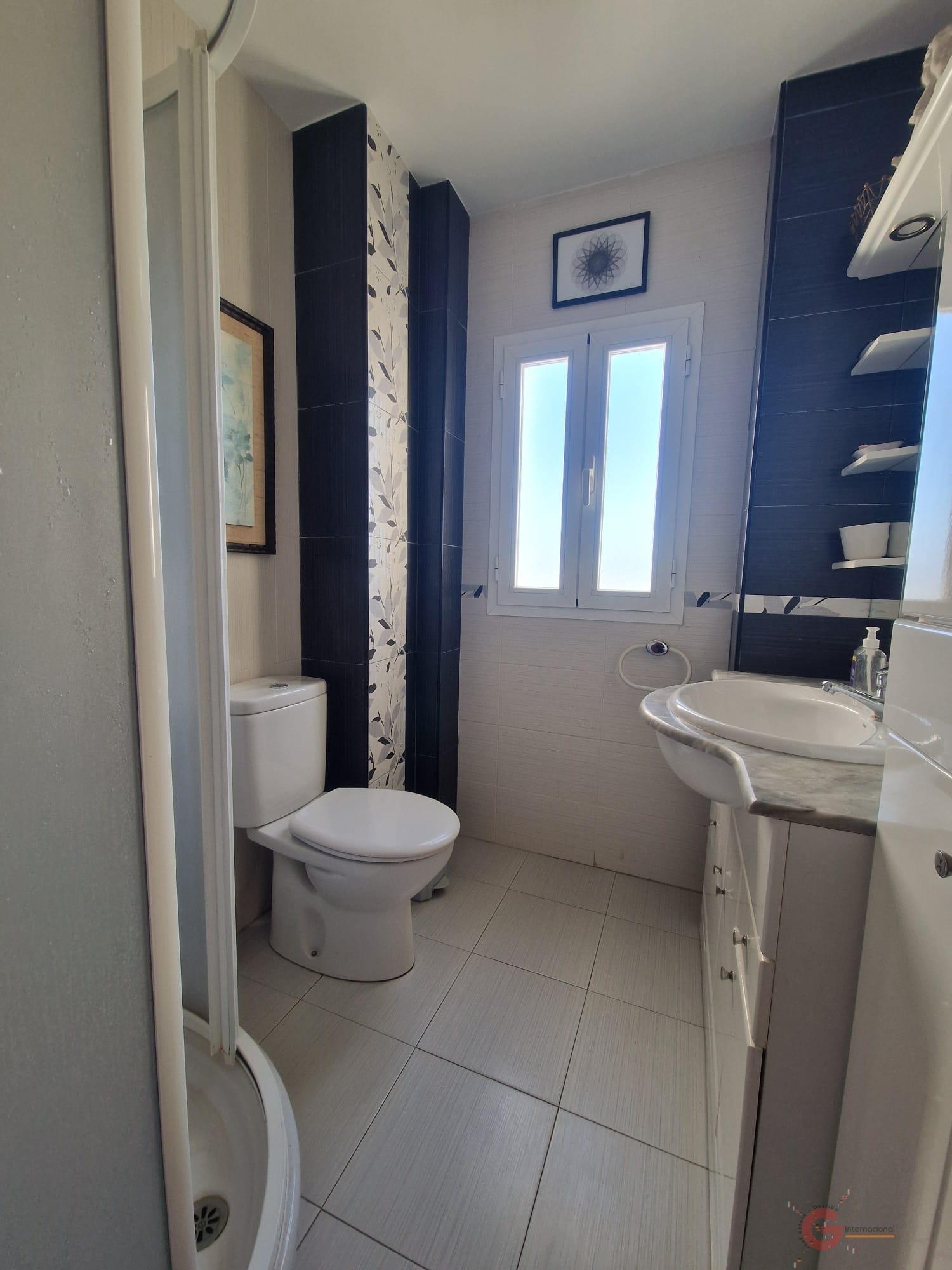 For sale of flat in Salobreña