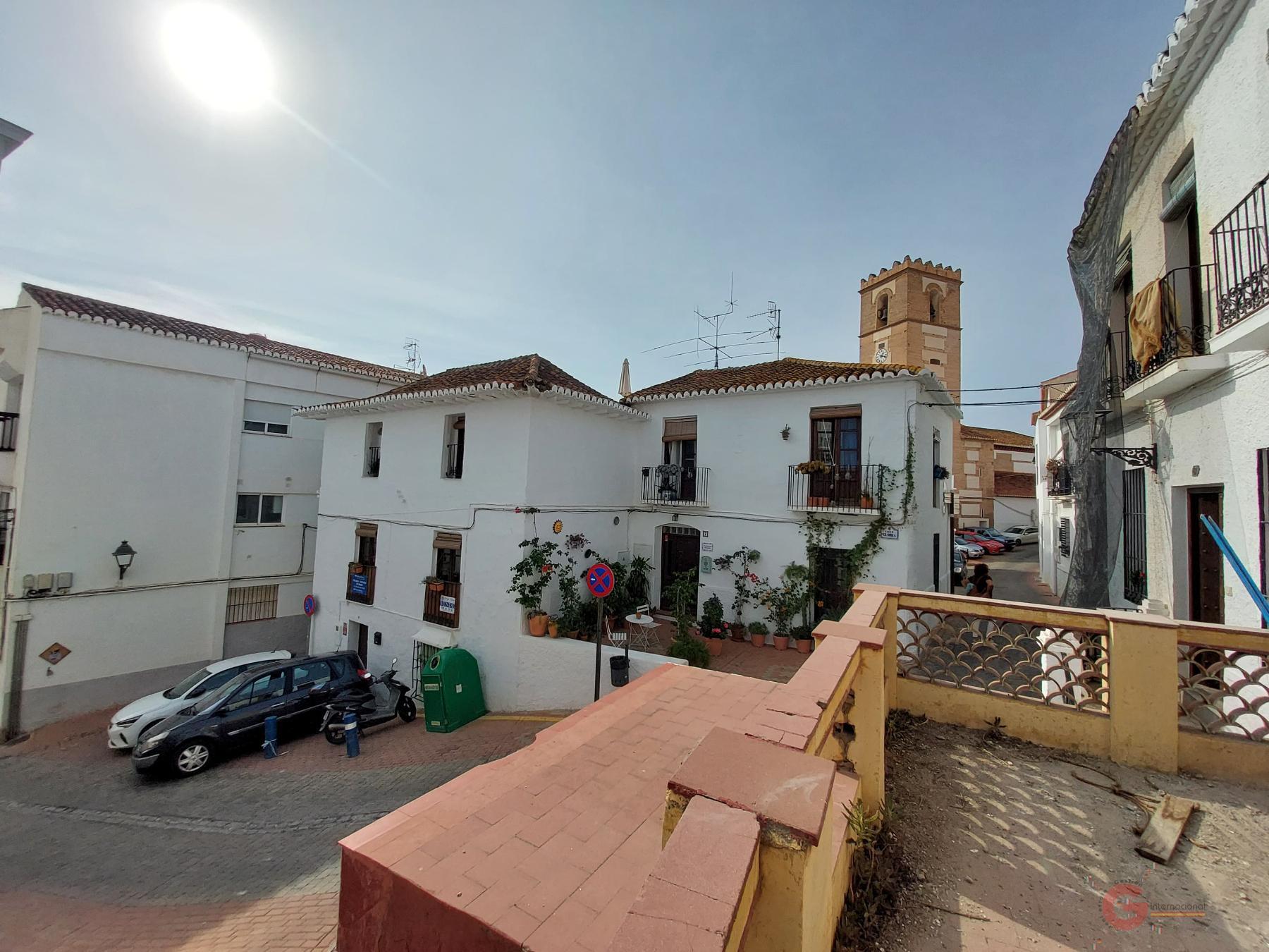 For sale of house in Salobreña