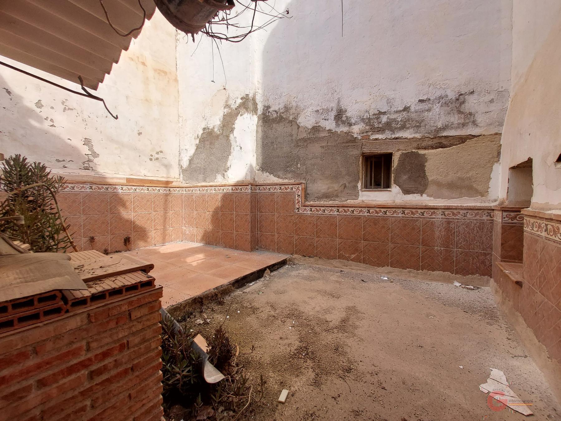 For sale of house in Salobreña