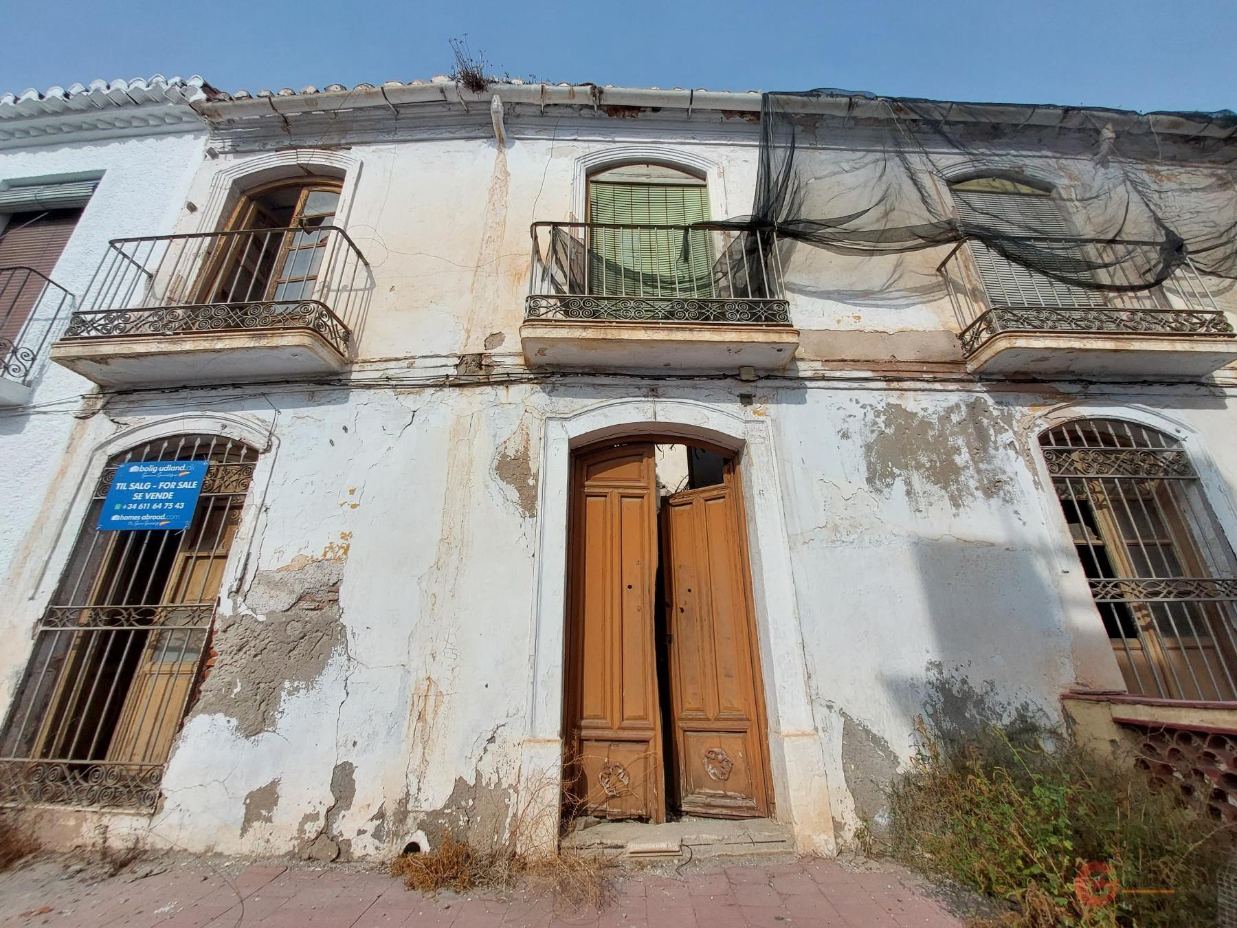 For sale of house in Salobreña